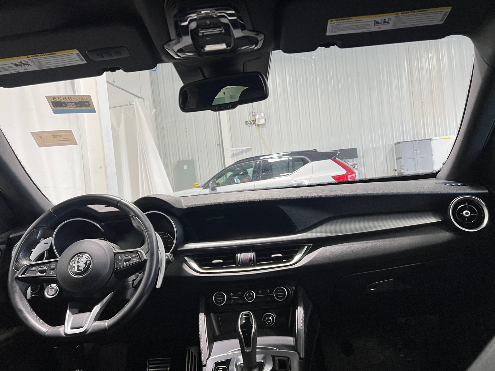 Thumbnail: 2023 Alfa Romeo Stelvio - 2