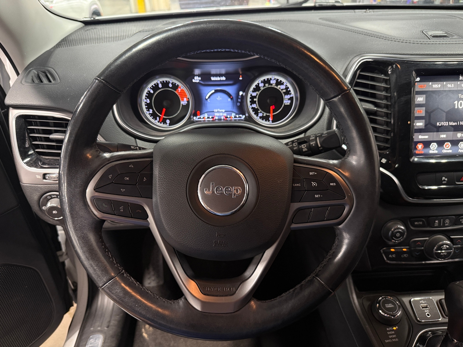 Thumbnail: 2019 Jeep Cherokee - 4