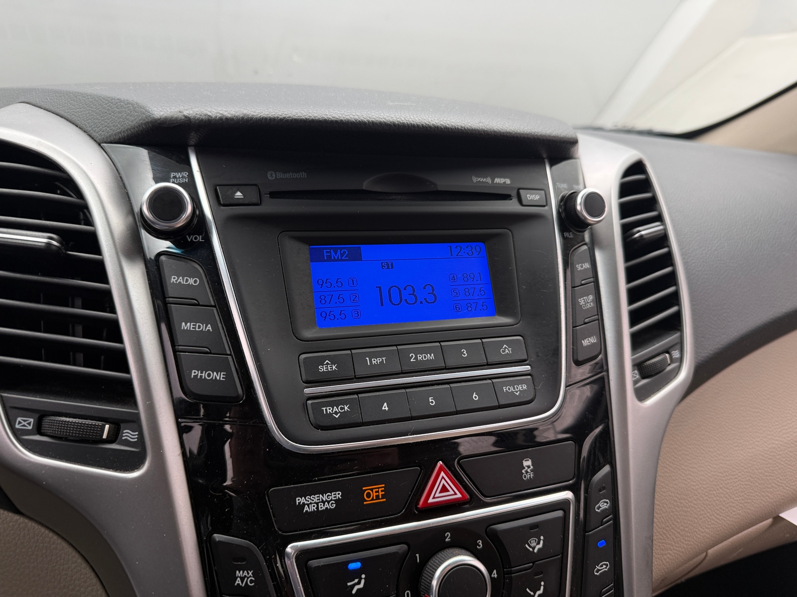 Thumbnail: 2014 Hyundai Elantra - 4