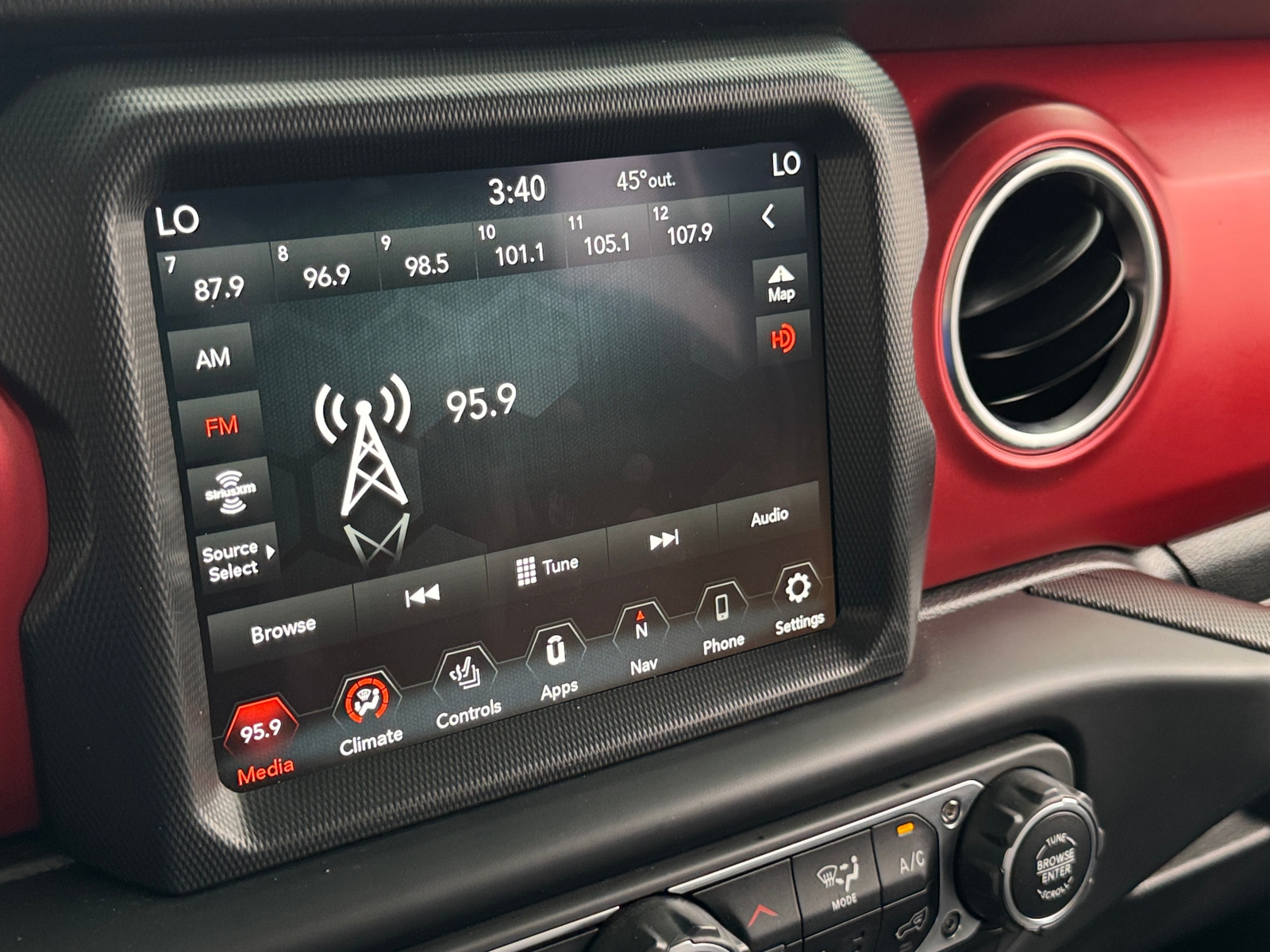 Thumbnail: 2023 Jeep Gladiator - 3