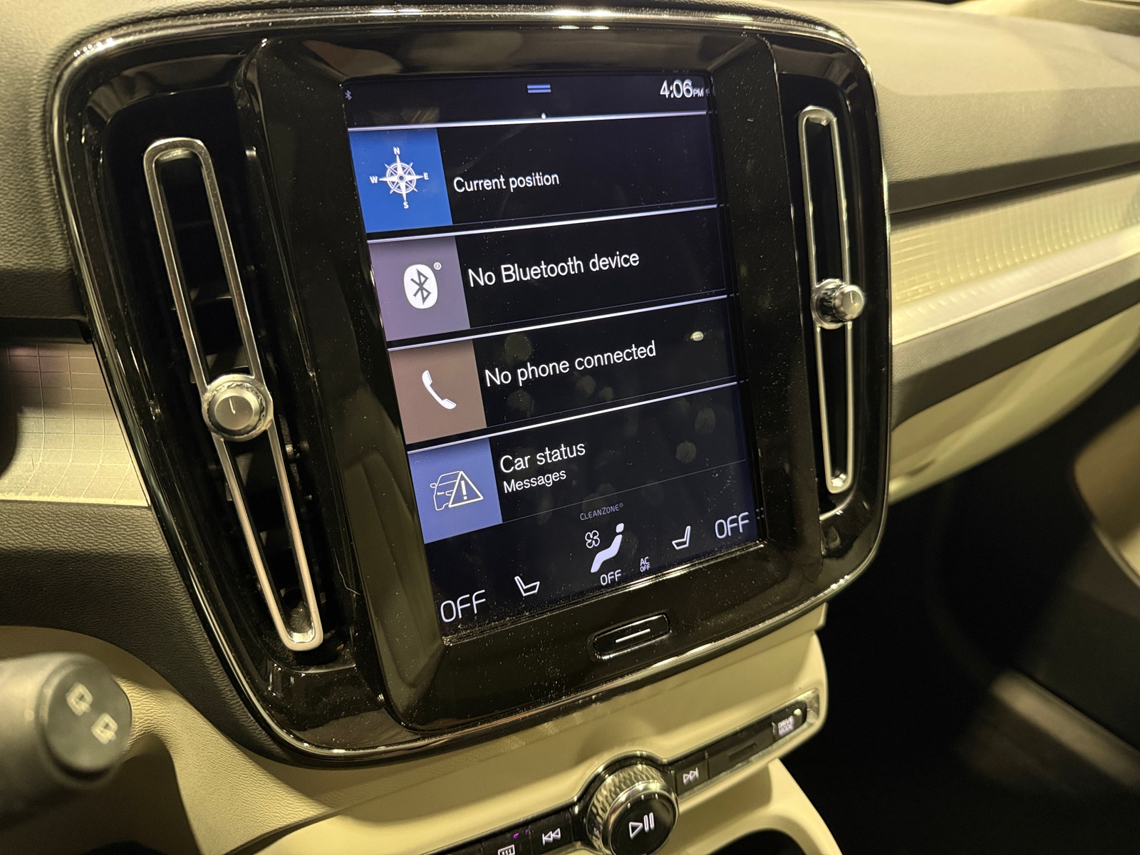 Thumbnail: 2019 Volvo XC40 - 3