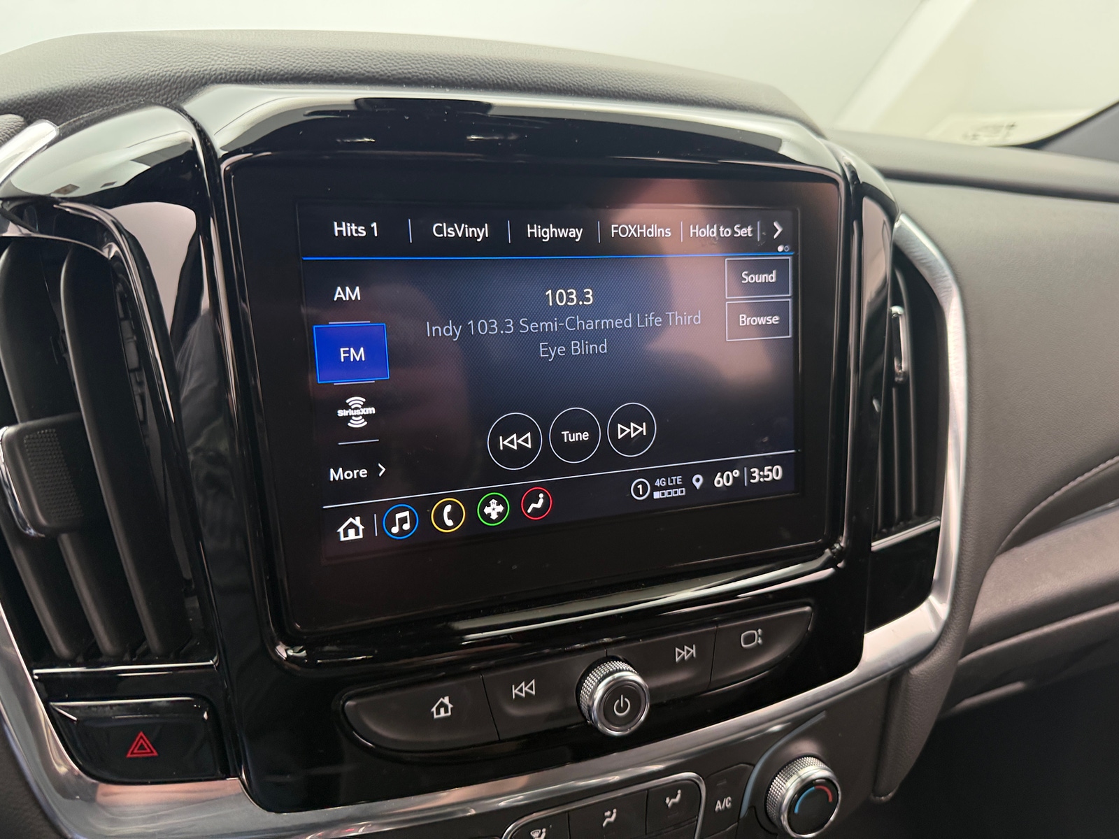 Thumbnail: 2023 Chevrolet Traverse - 4
