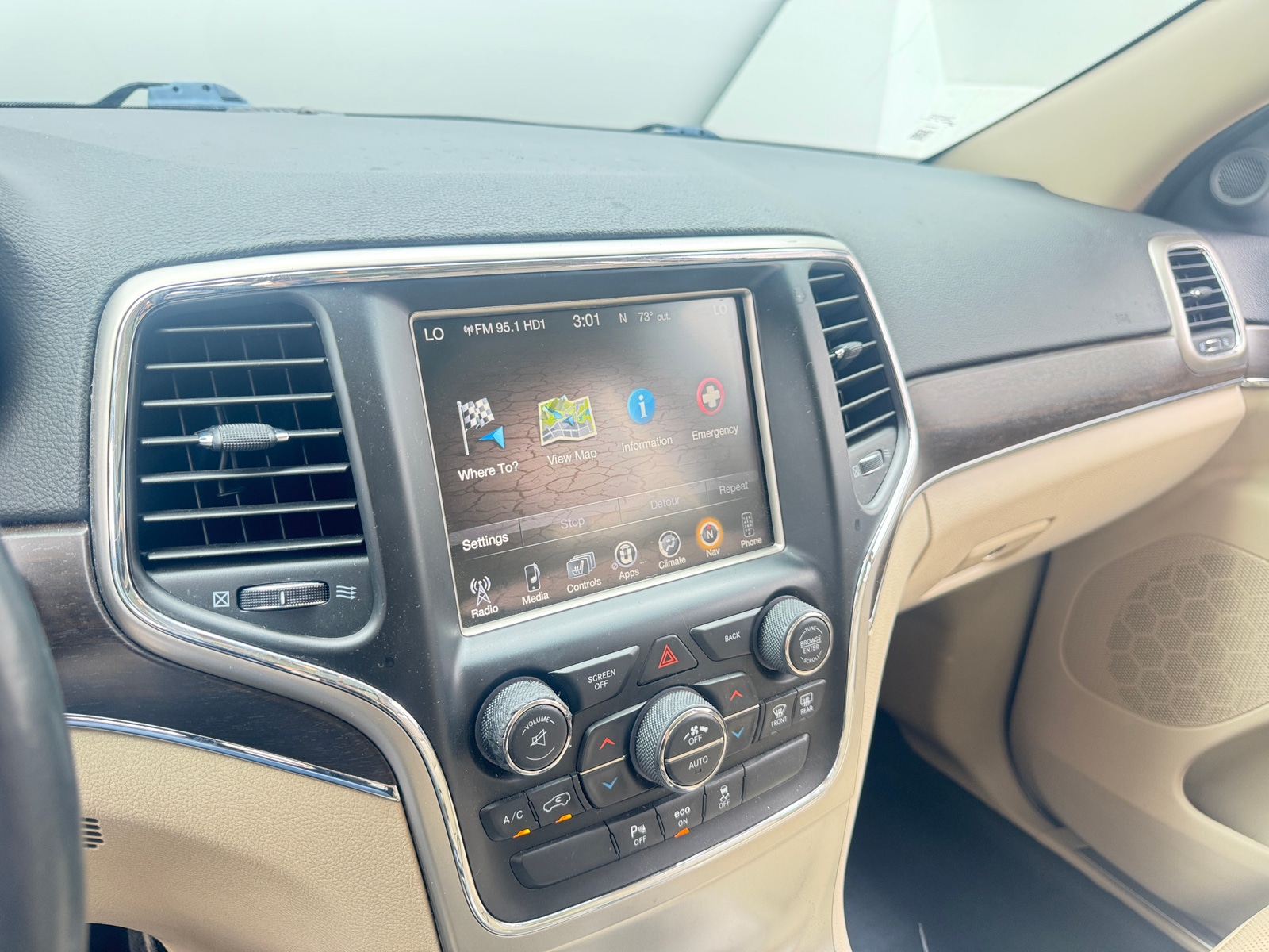 Thumbnail: 2015 Jeep Grand Cherokee - 4