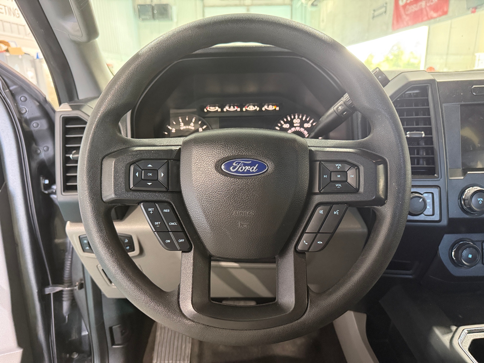 Thumbnail: 2019 Ford Econoline - 5