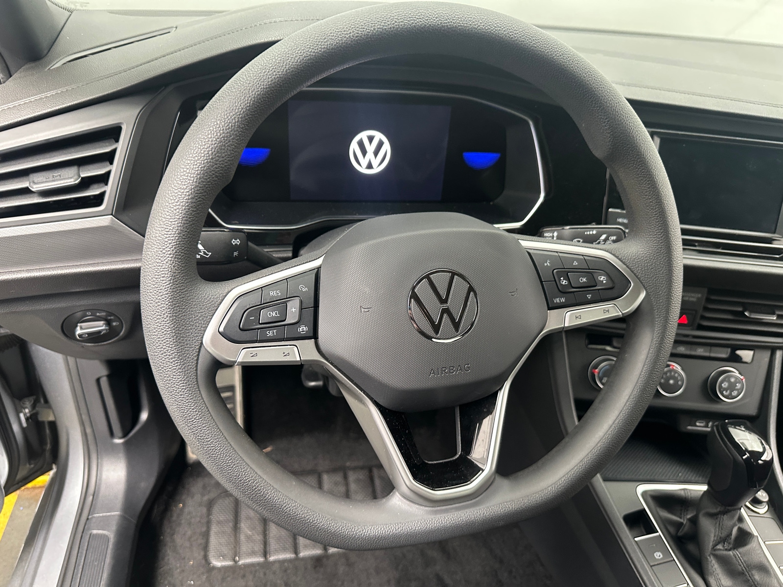 Thumbnail: 2023 Volkswagen Jetta - 5