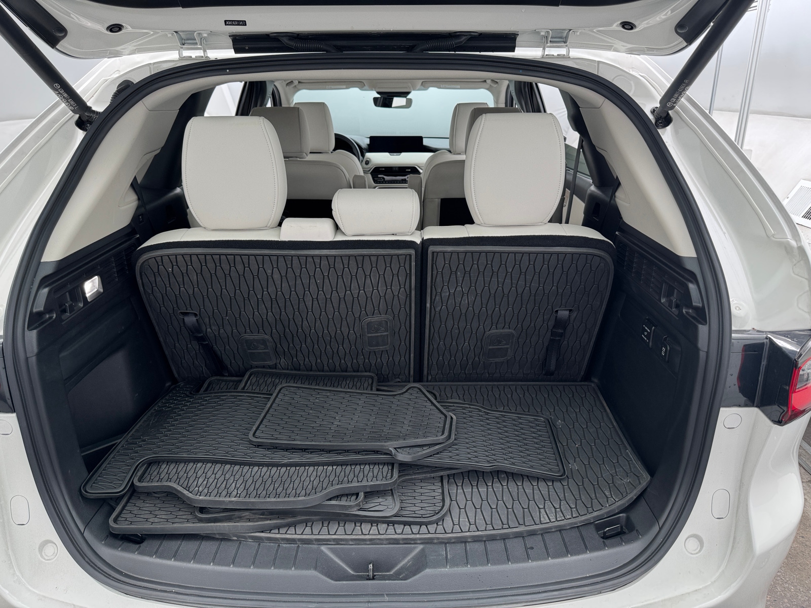 Thumbnail: 2024 Mazda CX-90 - 6