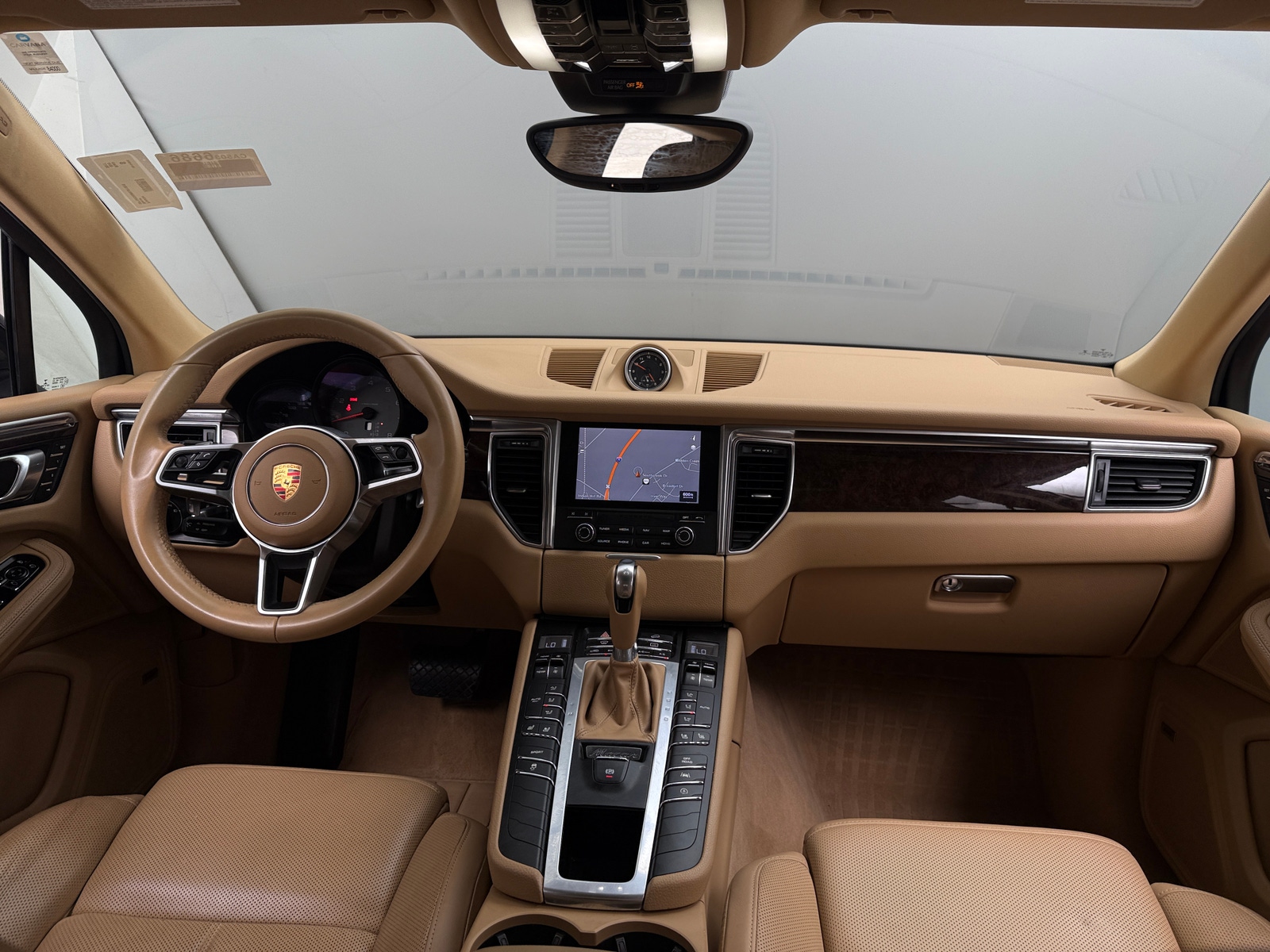 Thumbnail: 2017 Porsche Macan - 2