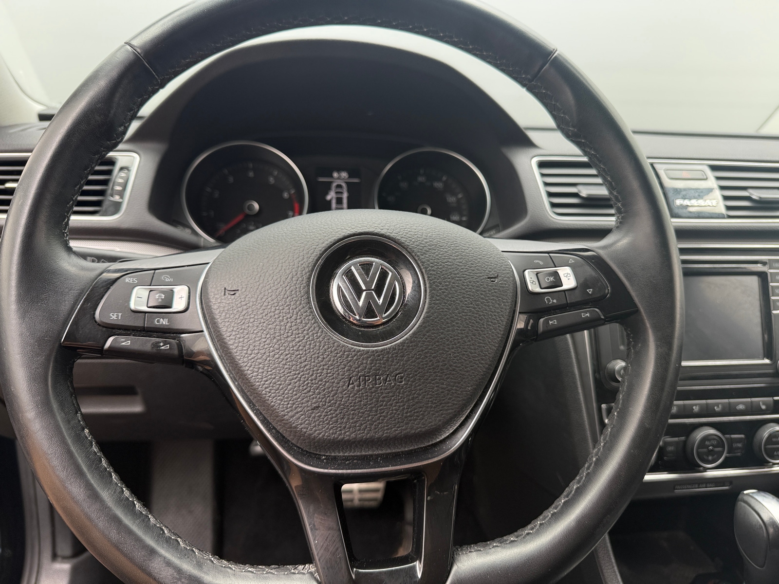 Thumbnail: 2018 Volkswagen Passat - 4