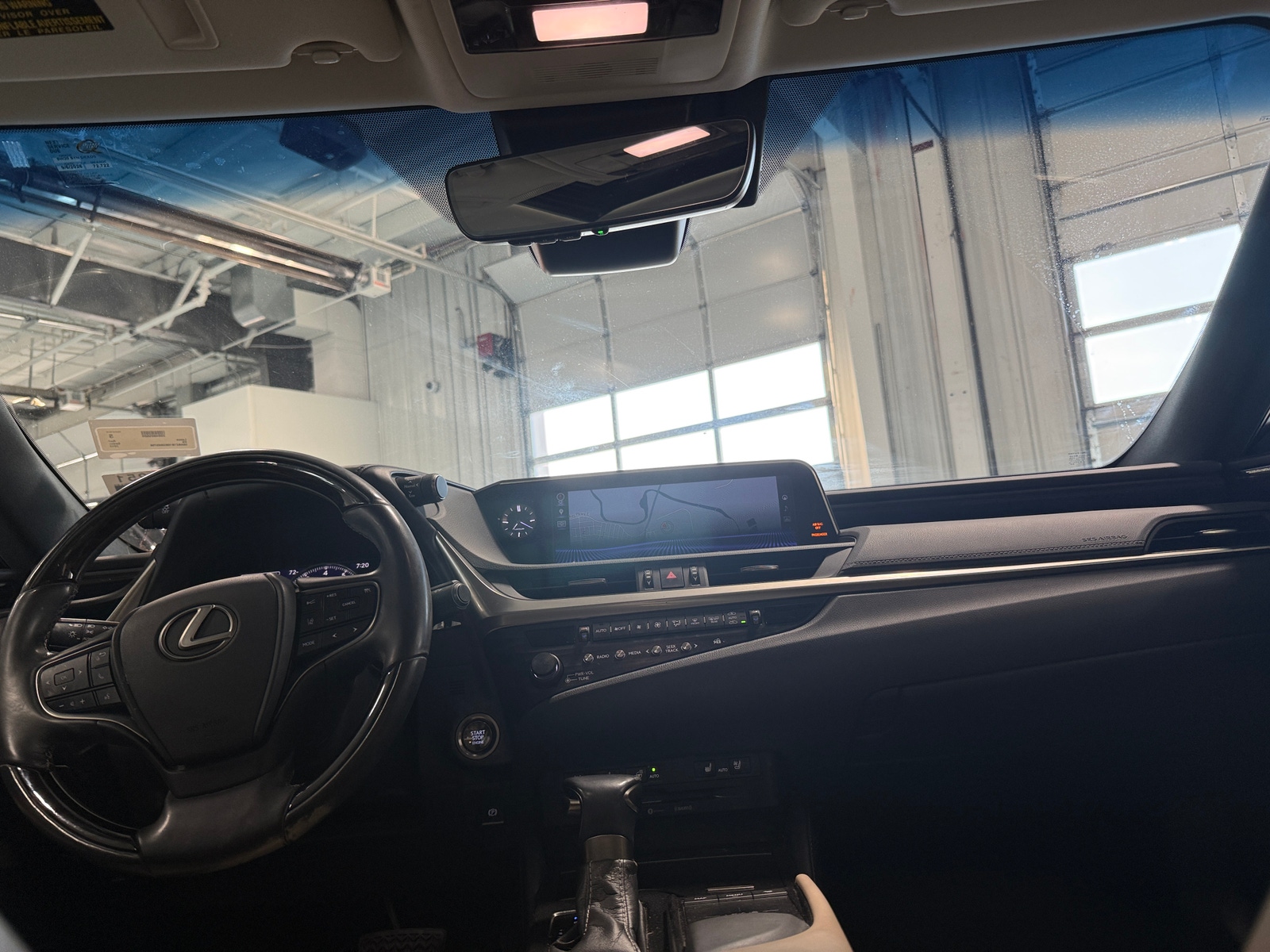 Thumbnail: 2019 Lexus ES - 3