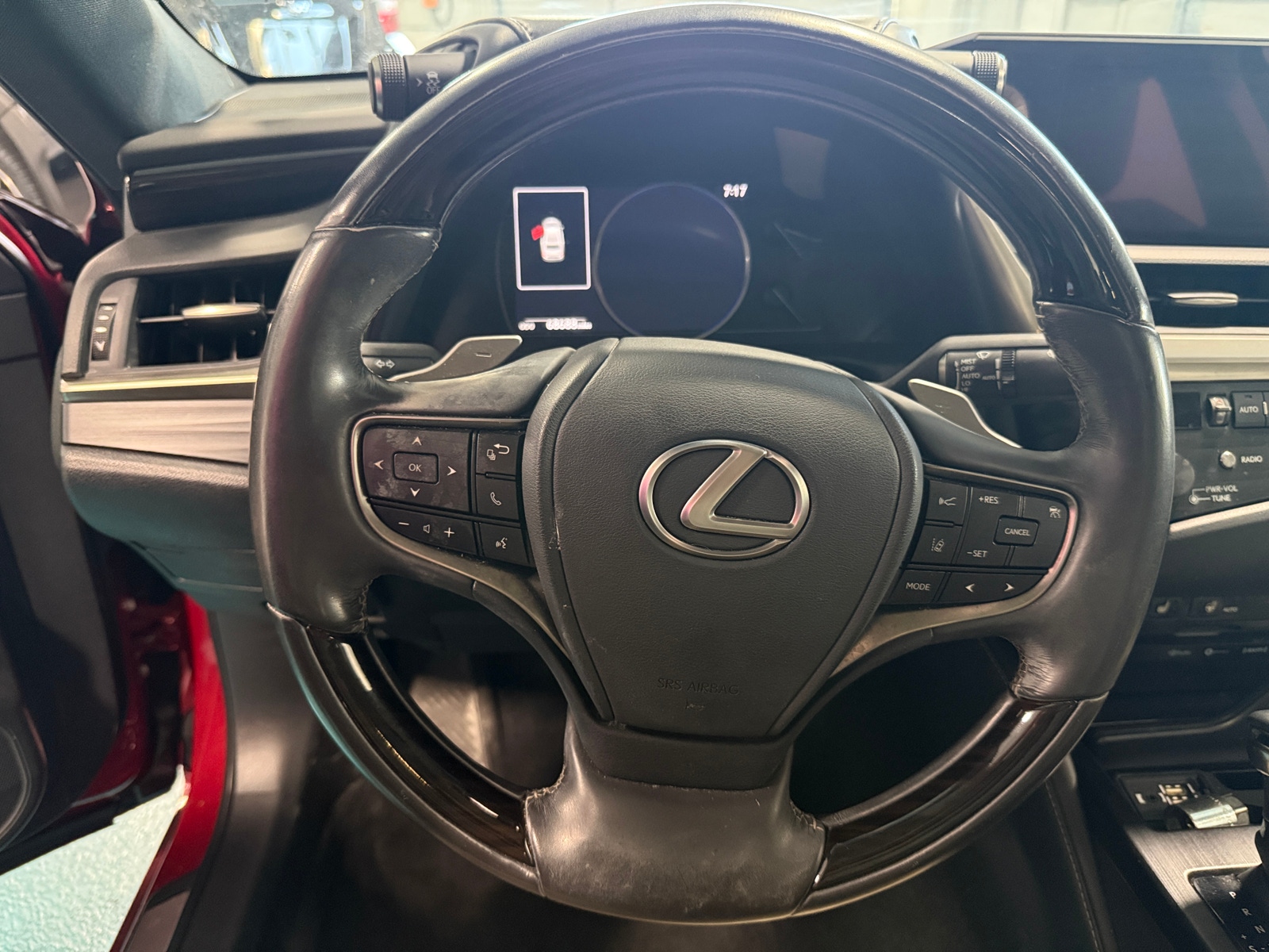 Thumbnail: 2019 Lexus ES - 5