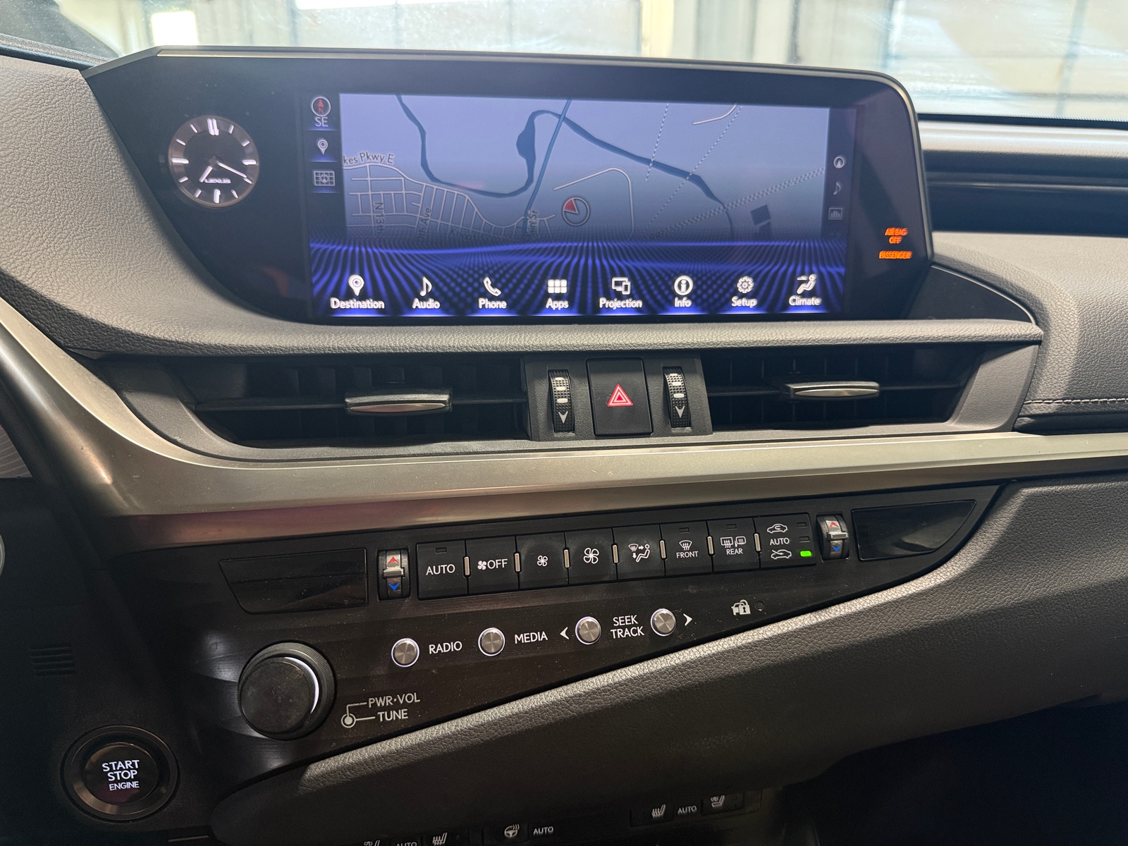 Thumbnail: 2019 Lexus ES - 4