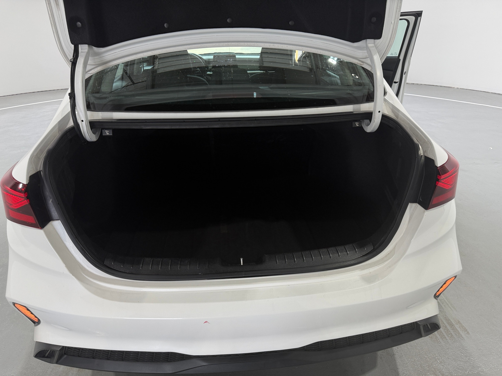 Thumbnail: 2023 Kia Forte - 7