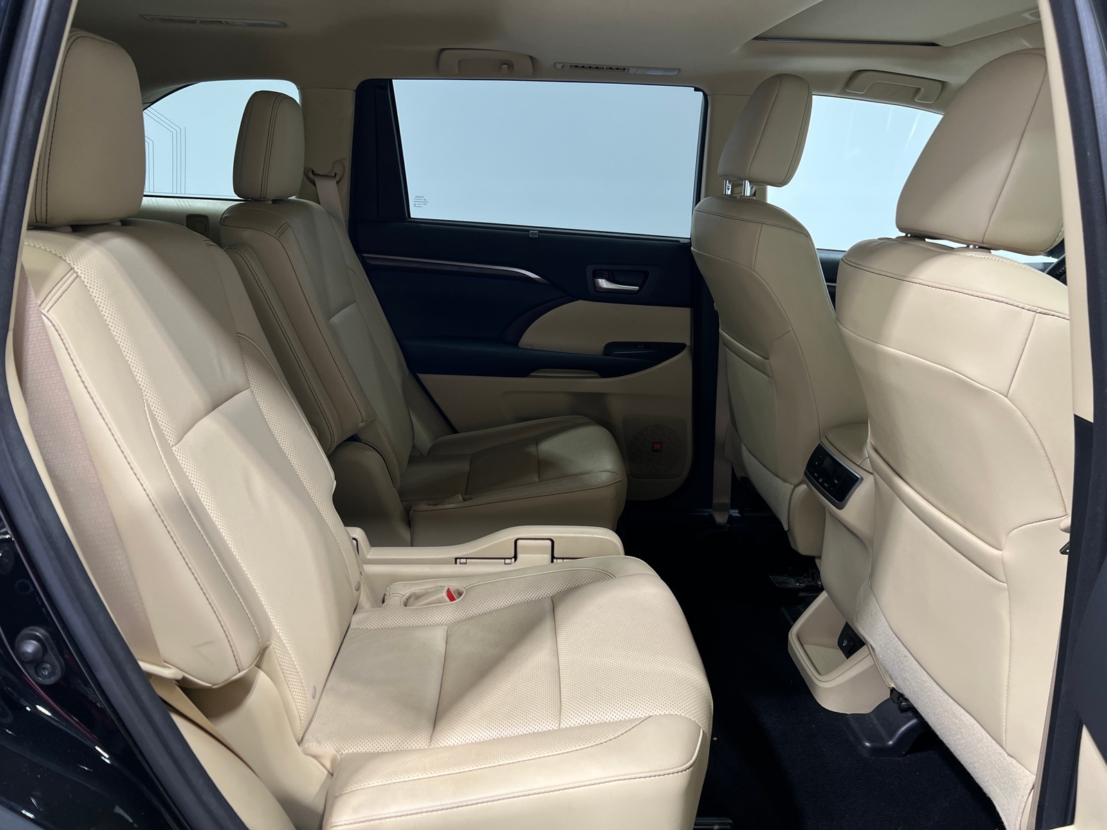 Thumbnail: 2015 Toyota Highlander - 5
