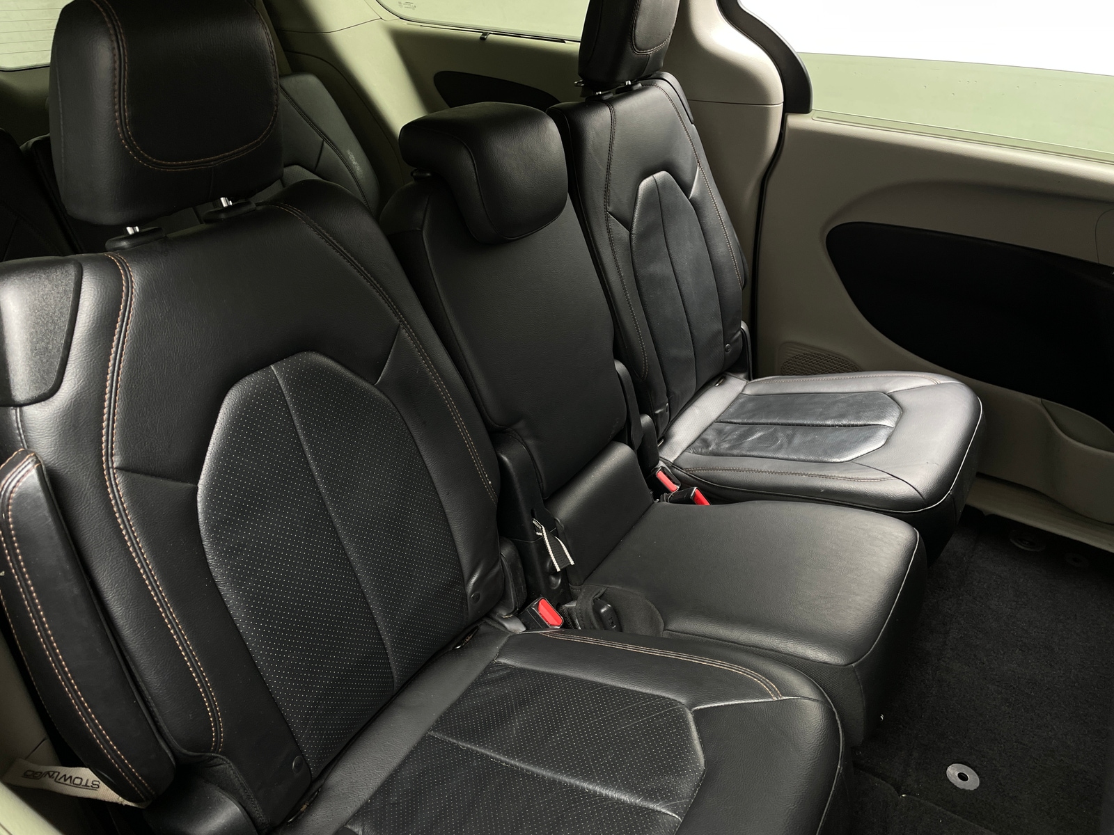 Thumbnail: 2018 Chrysler Pacifica - 5