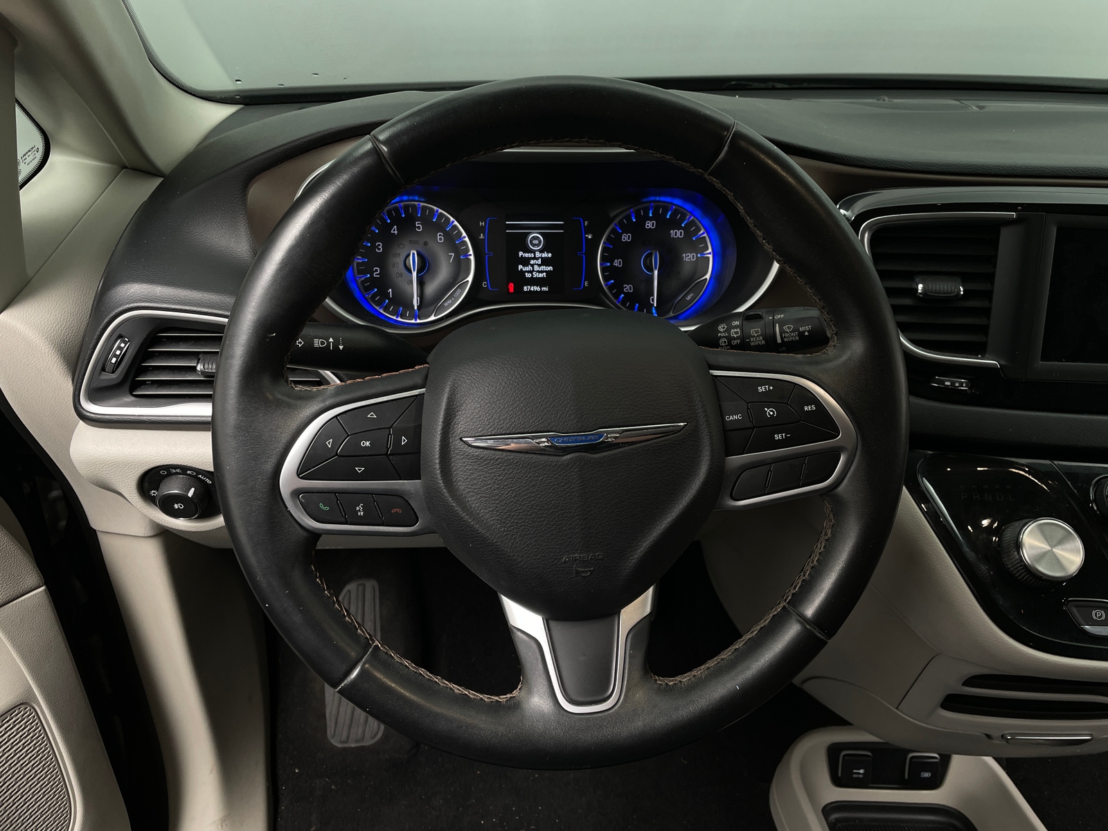 Thumbnail: 2018 Chrysler Pacifica - 4