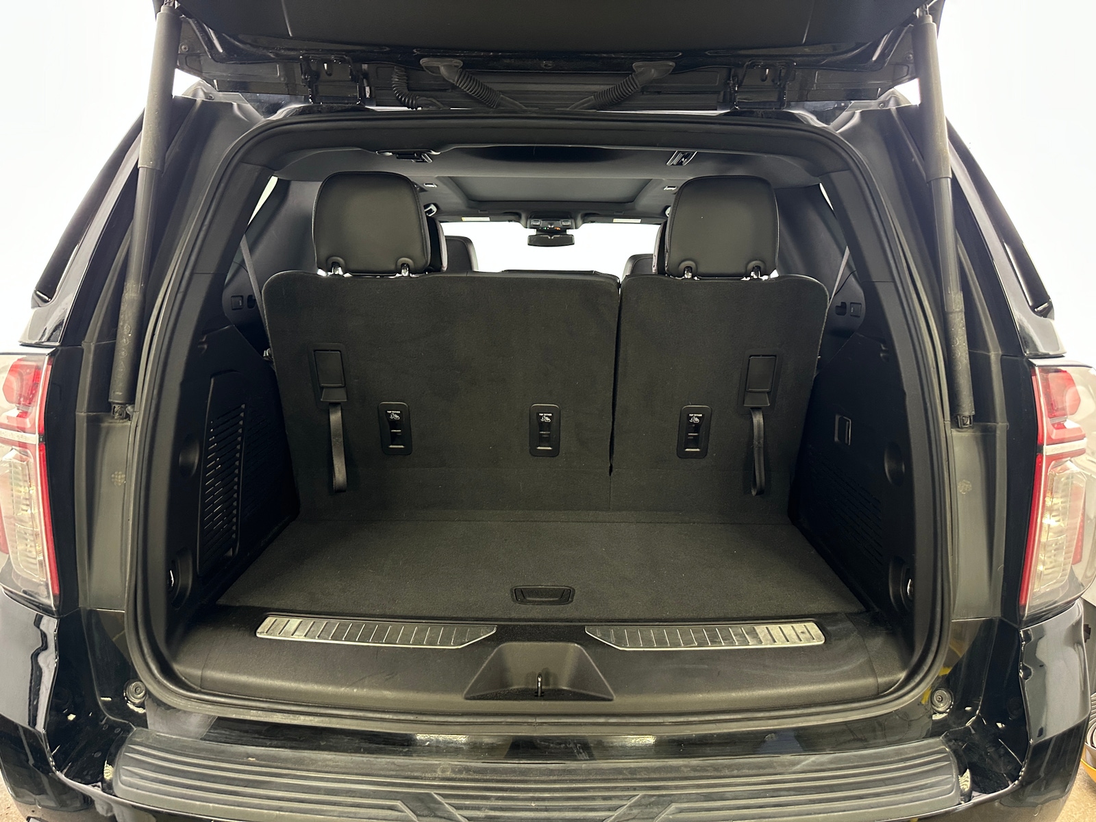 Thumbnail: 2023 Chevrolet Tahoe - 6