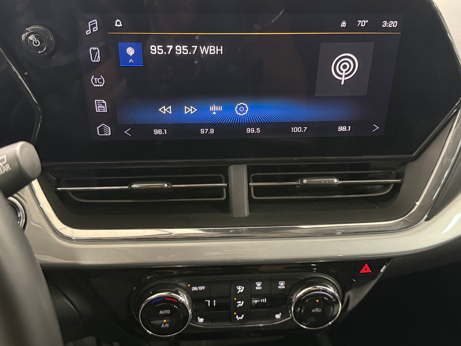 Thumbnail: 2025 Chevrolet Trax - 4