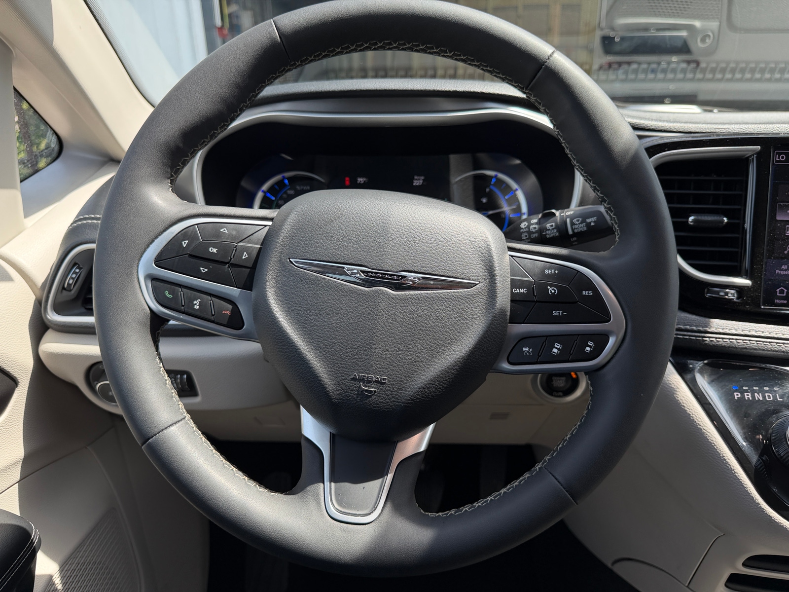 Thumbnail: 2024 Chrysler Pacifica - 4