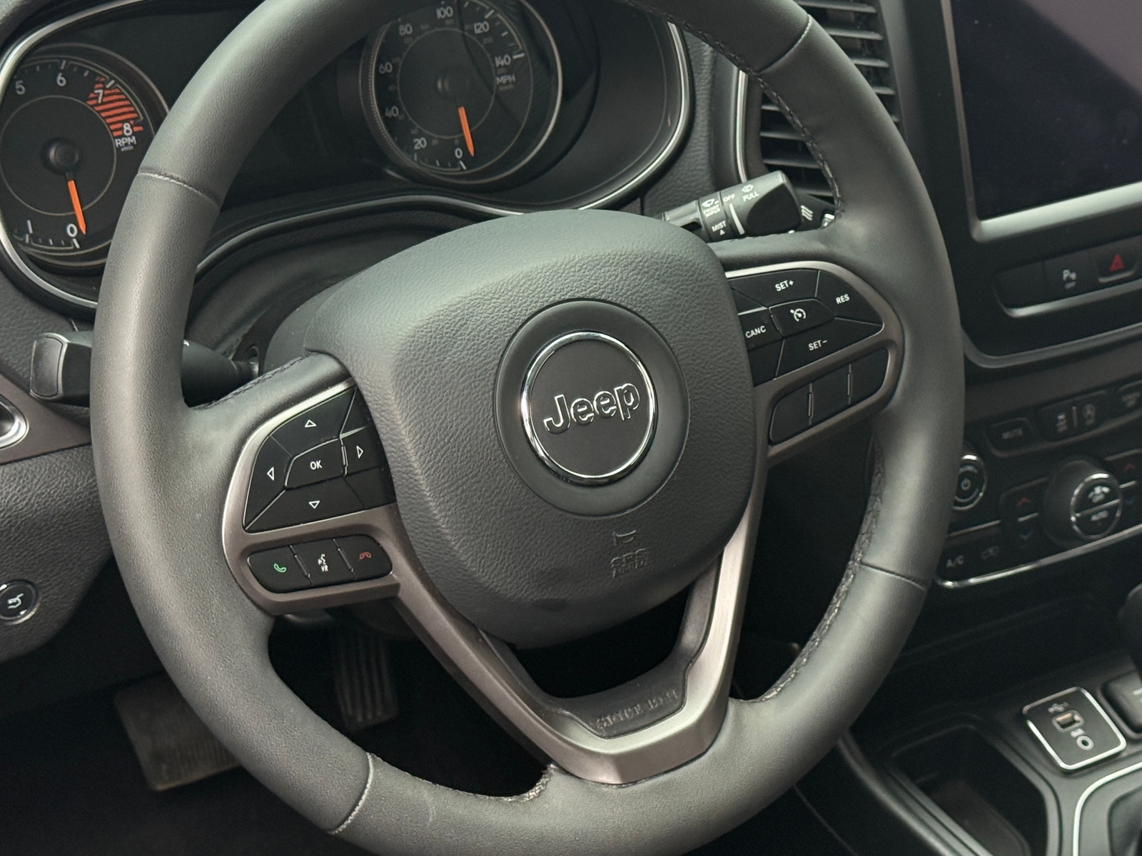 Thumbnail: 2022 Jeep Cherokee - 4