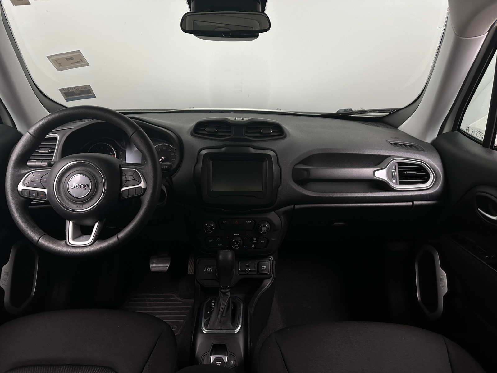 Thumbnail: 2019 Jeep Renegade - 3