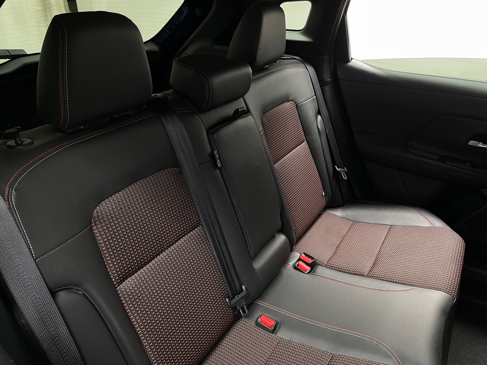 Thumbnail: 2025 Nissan Kicks - 5