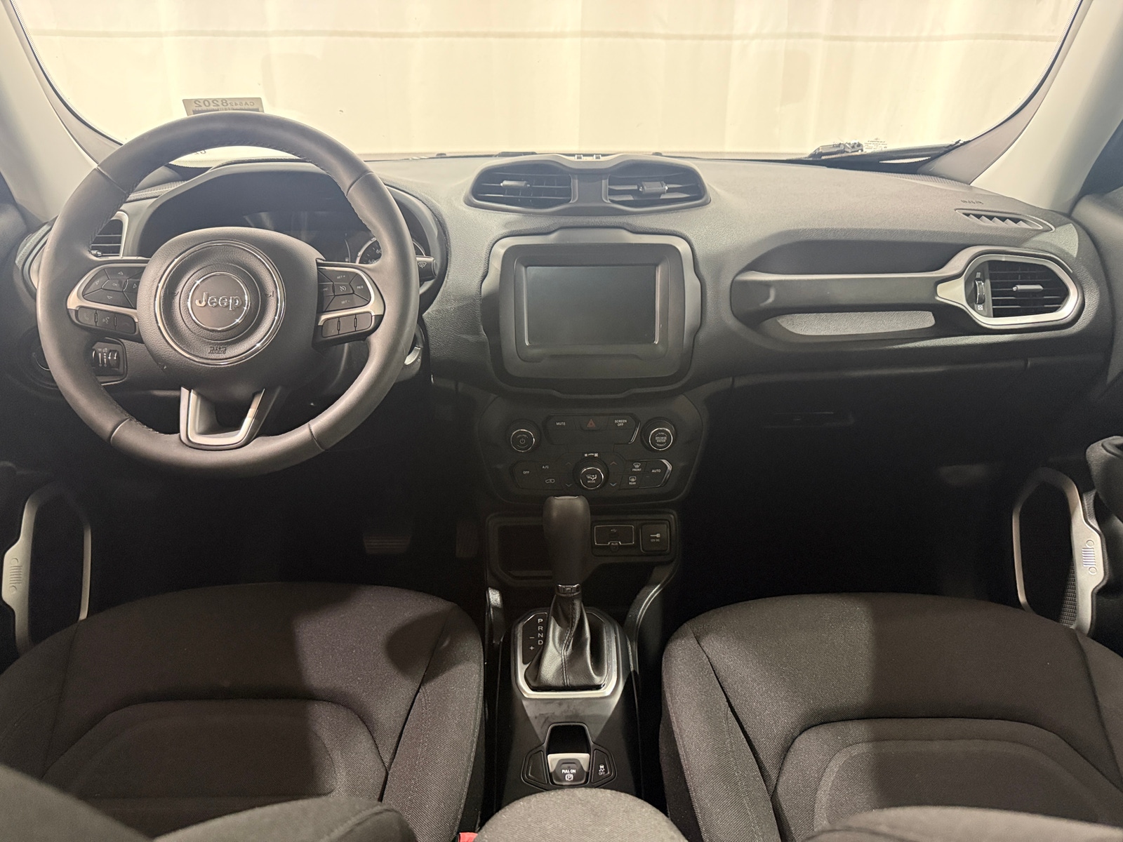 Thumbnail: 2018 Jeep Renegade - 3