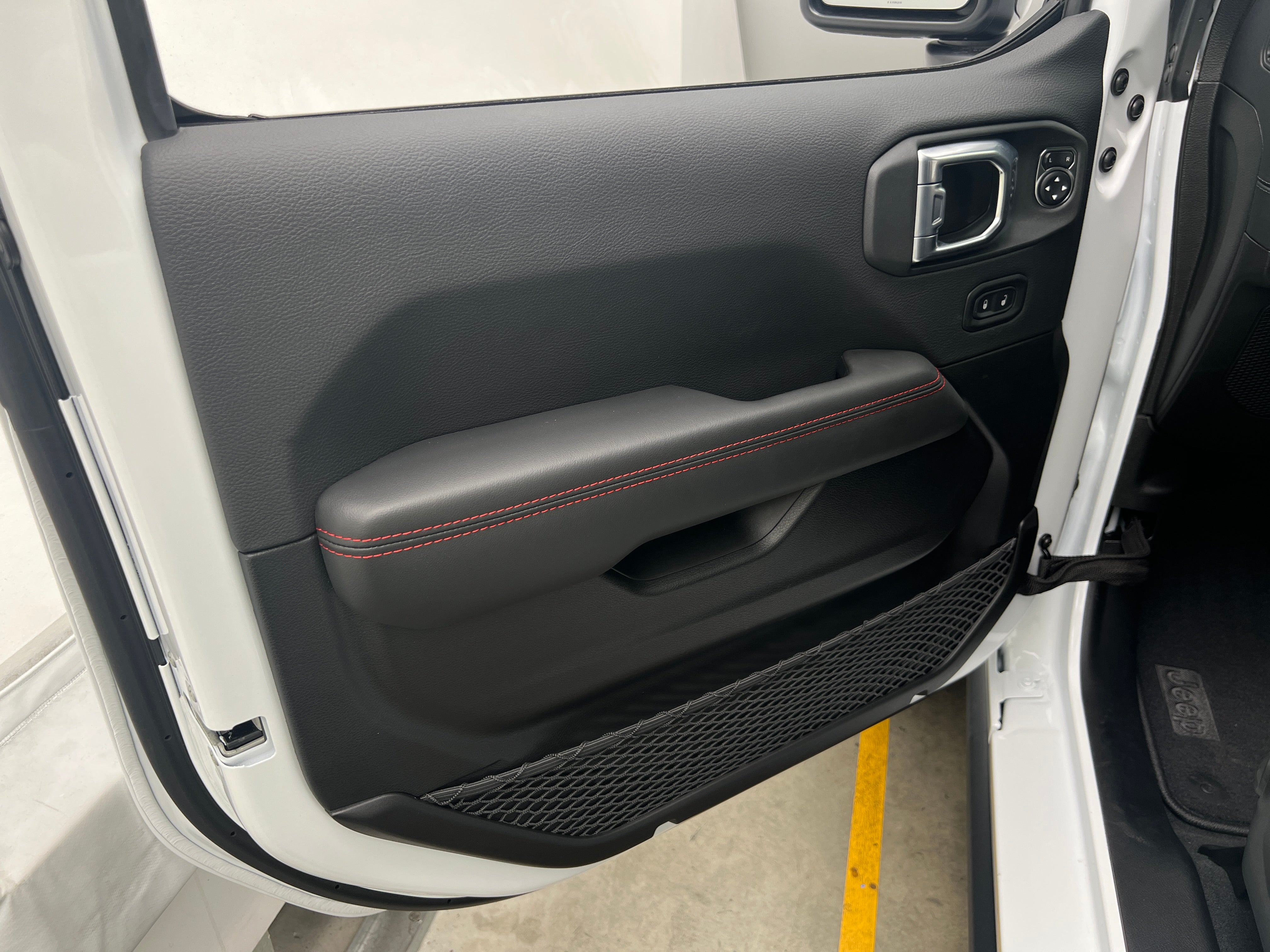 2026 Jeep Wrangler Rubicon X's photo