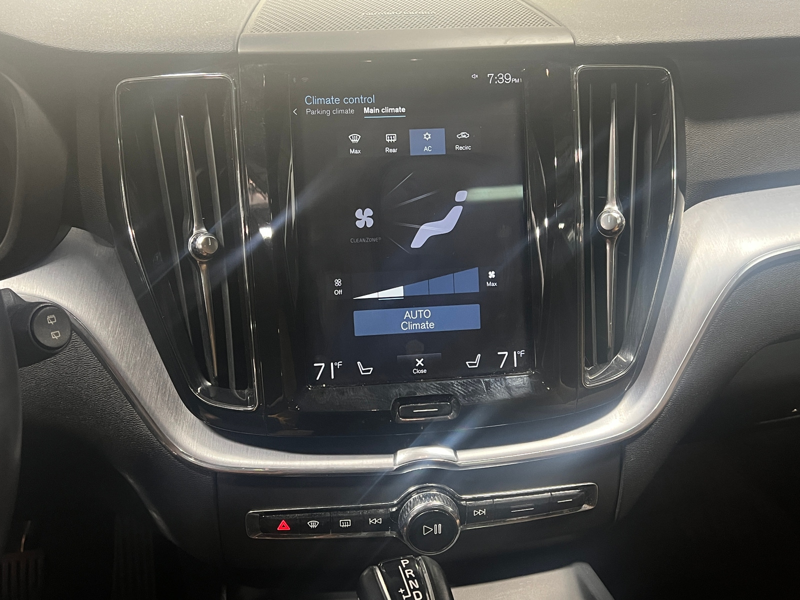 Thumbnail: 2020 Volvo XC60 - 3