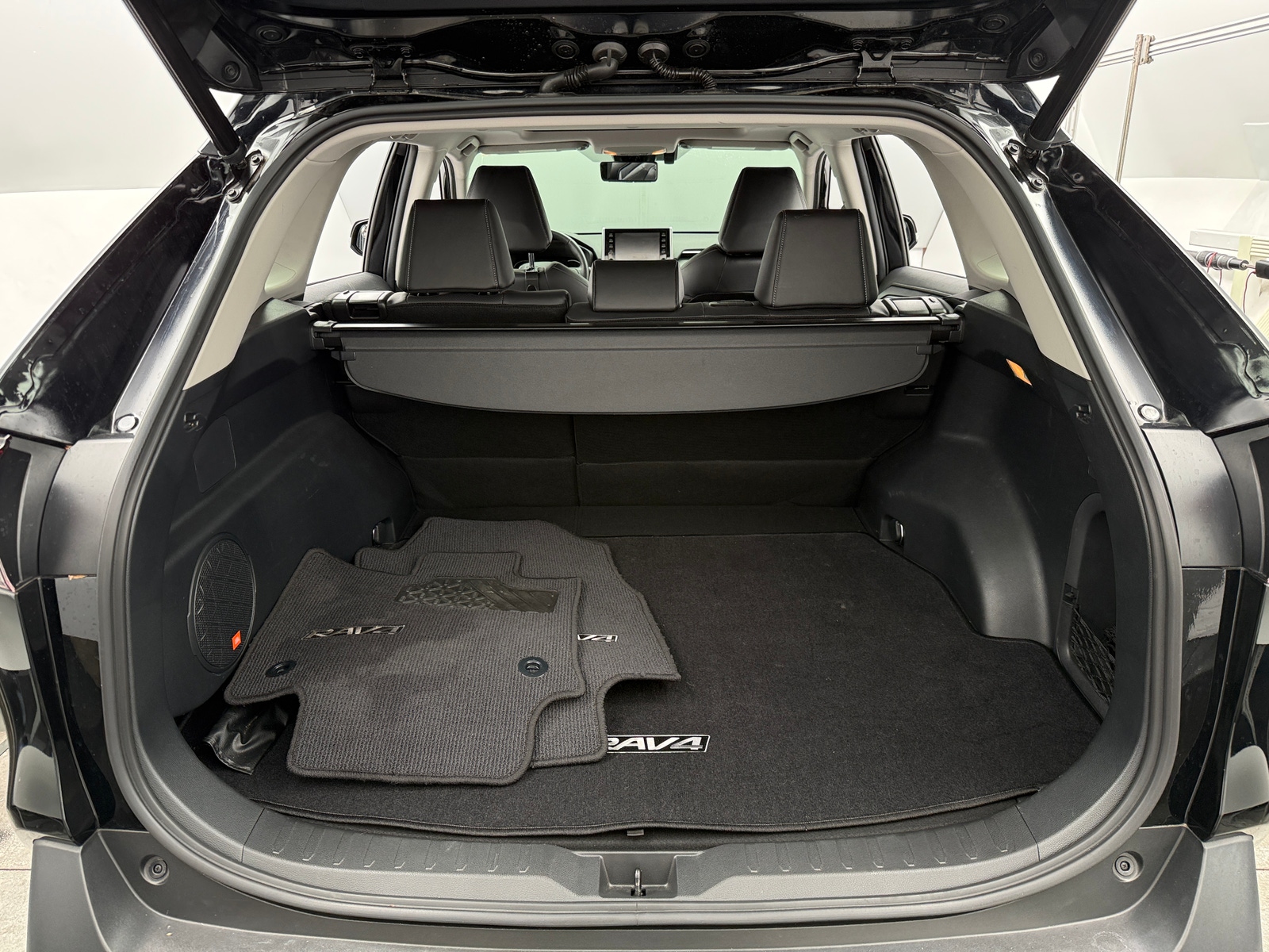 Thumbnail: 2019 Toyota RAV4 - 6