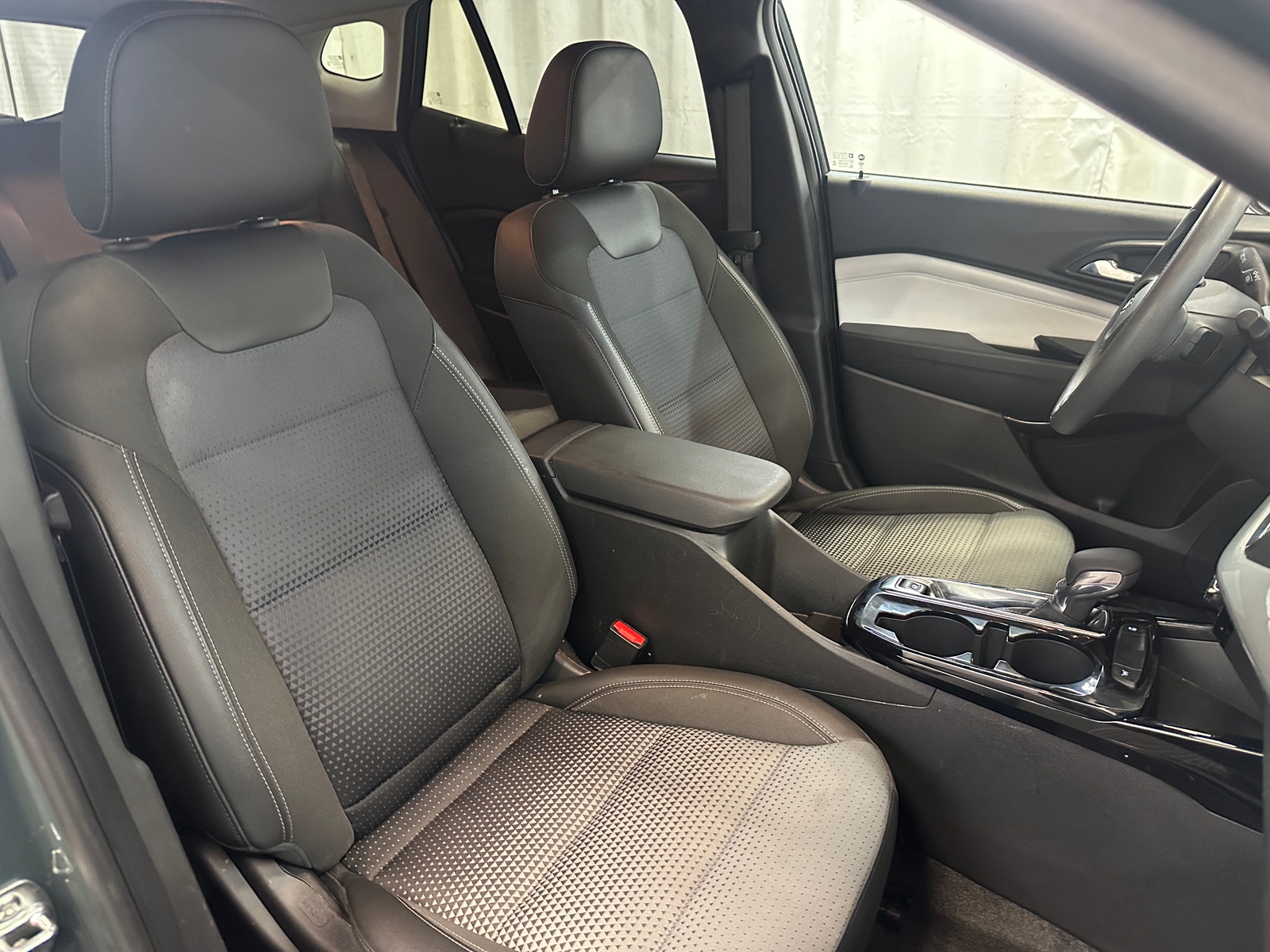 Thumbnail: 2025 Chevrolet Trax - 2