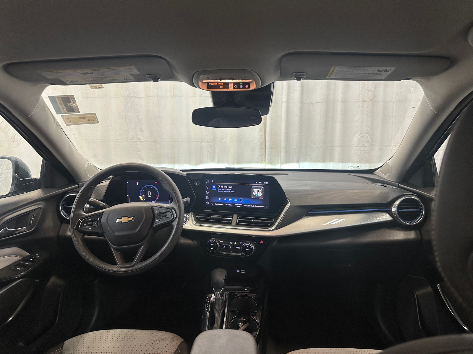 Thumbnail: 2025 Chevrolet Trax - 3