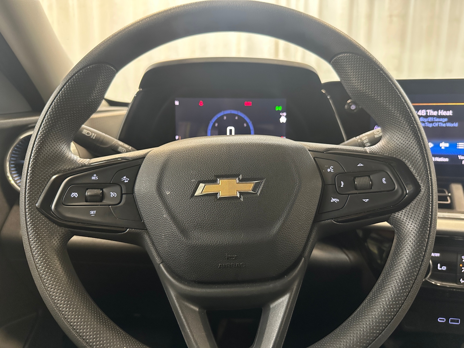 Thumbnail: 2025 Chevrolet Trax - 5