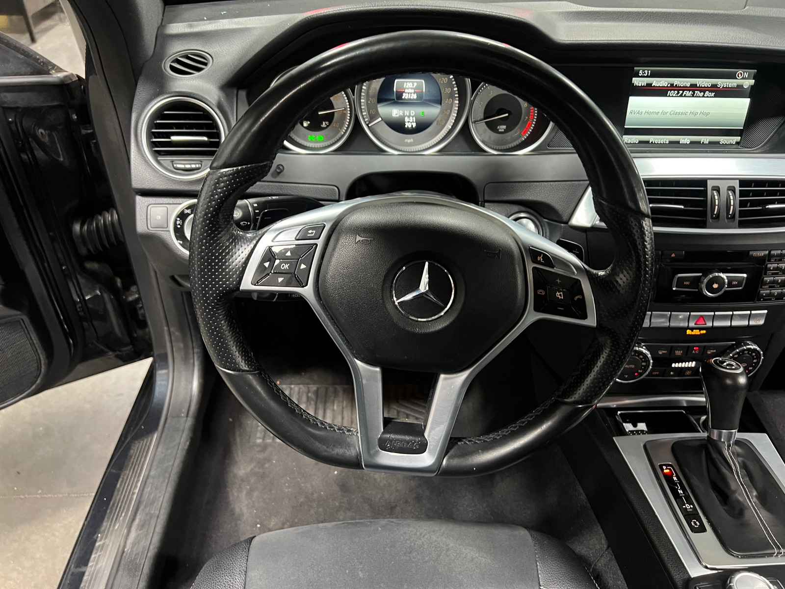 Thumbnail: 2015 Mercedes-Benz C-Class - 4