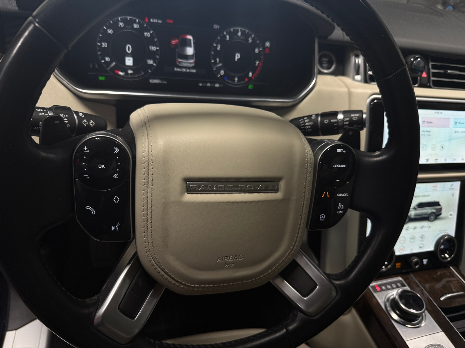 Thumbnail: 2022 Land Rover Range Rover - 4