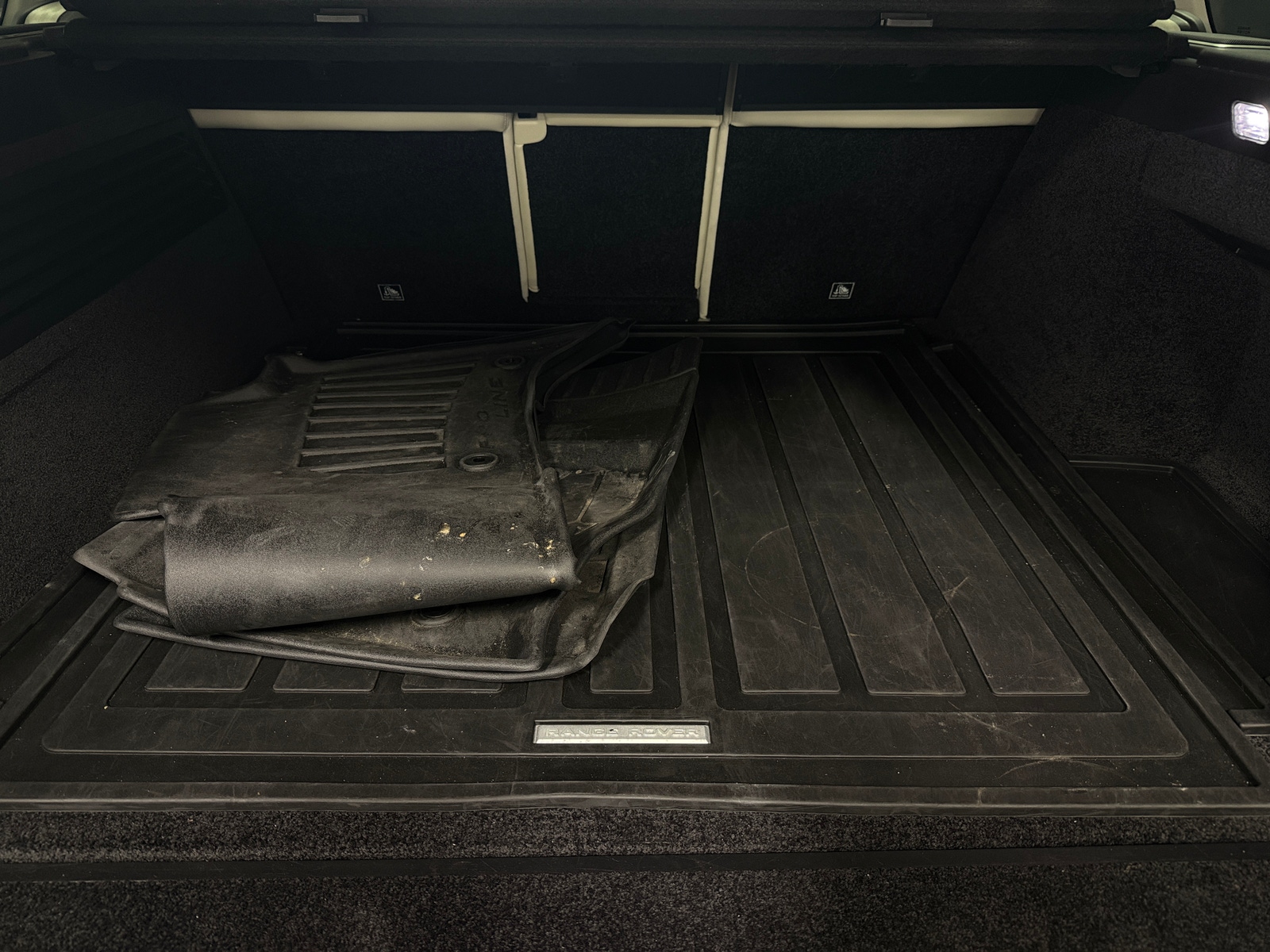 Thumbnail: 2022 Land Rover Range Rover - 6