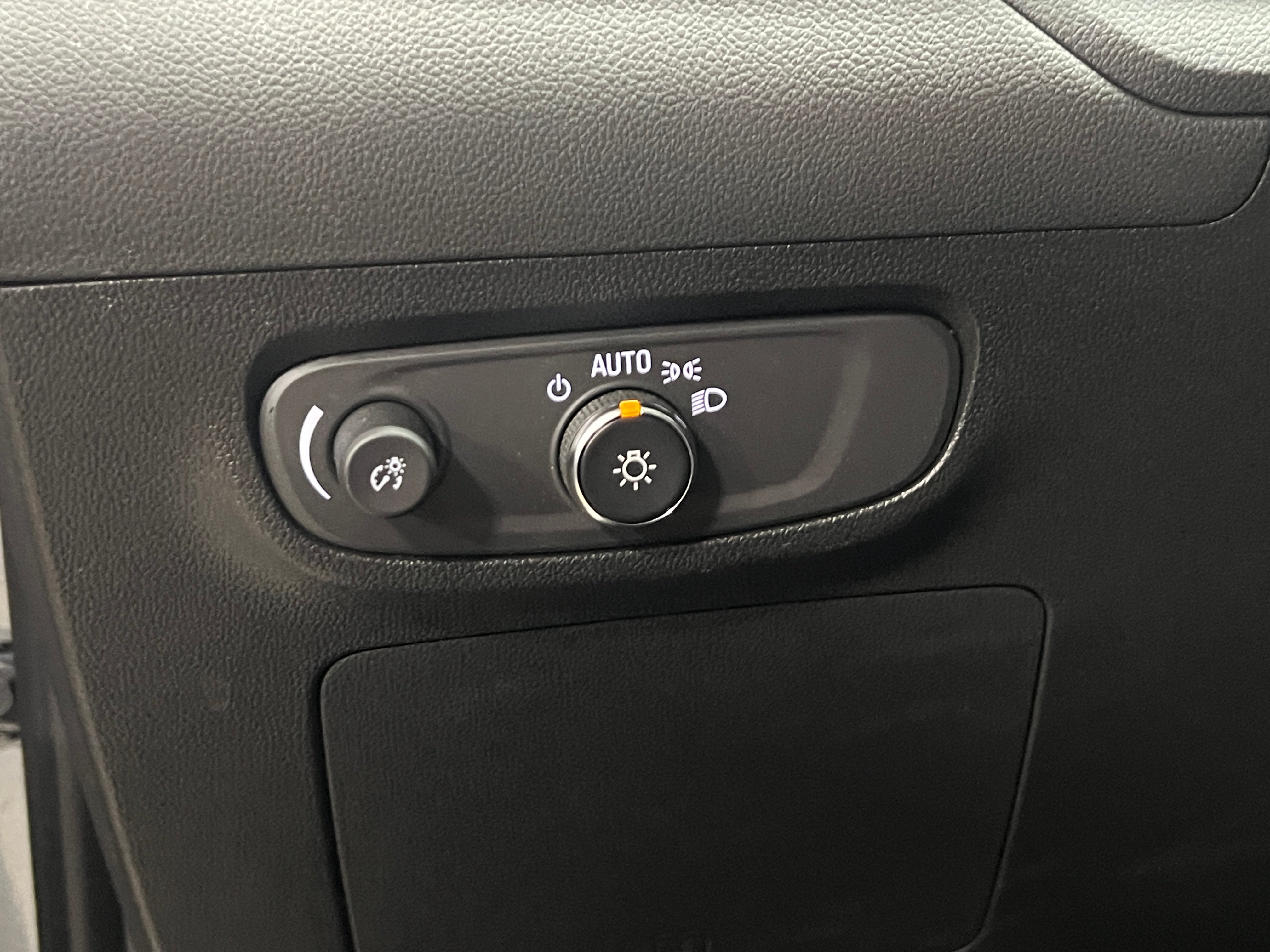 2025 Buick Encore GX Preferred - Photo 2