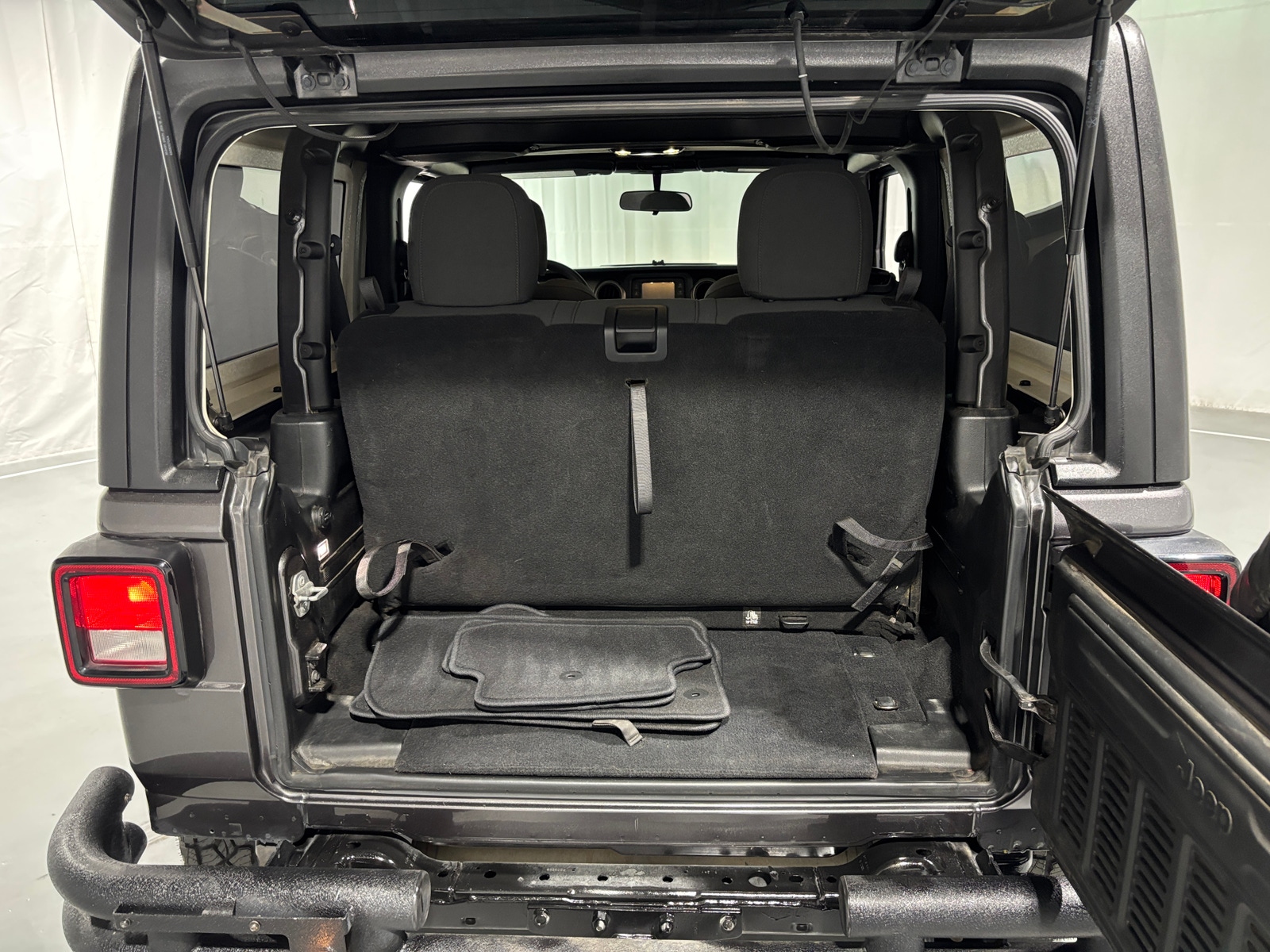Thumbnail: 2018 Jeep Wrangler - 7