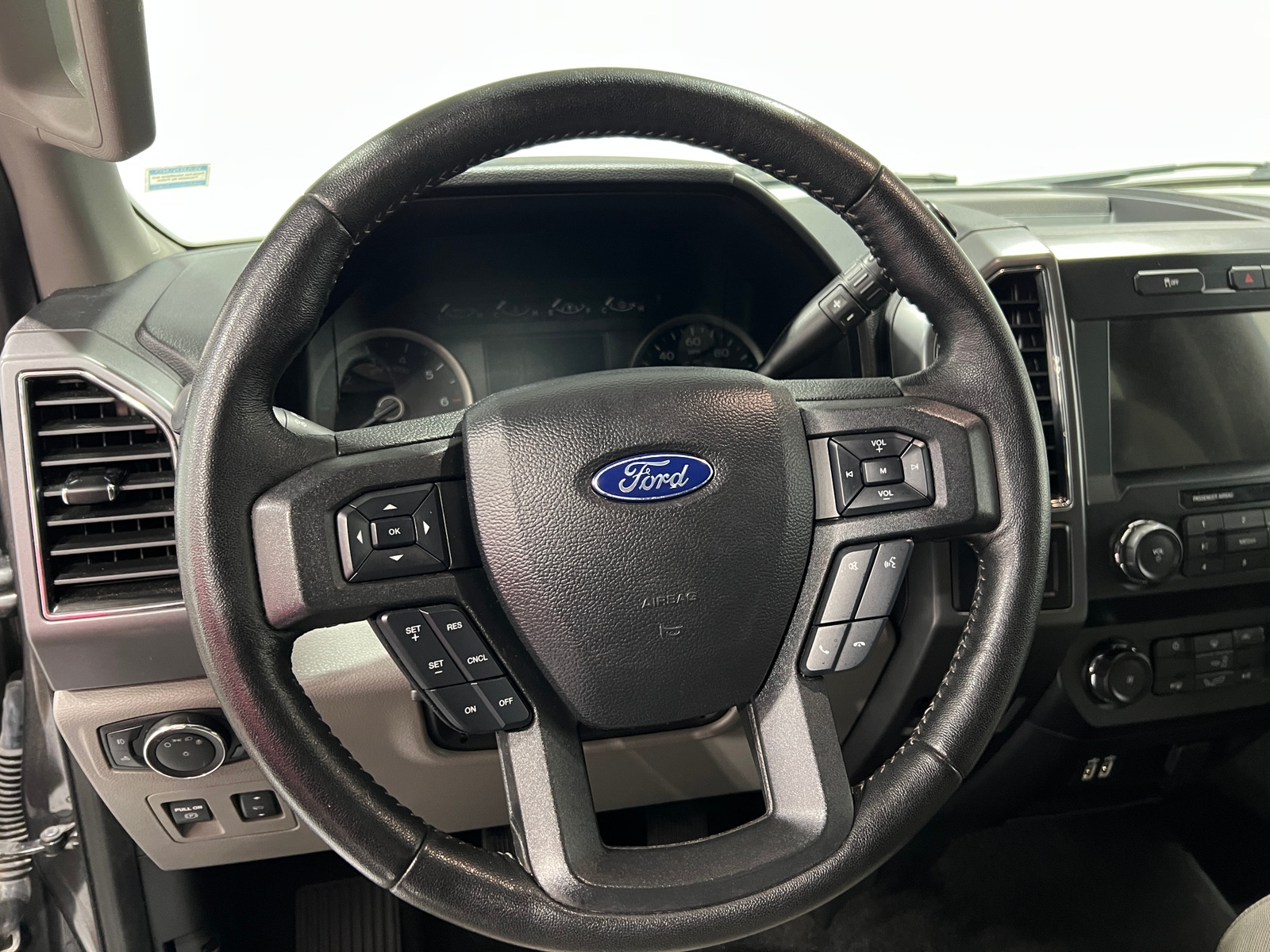 Thumbnail: 2019 Ford Econoline - 5