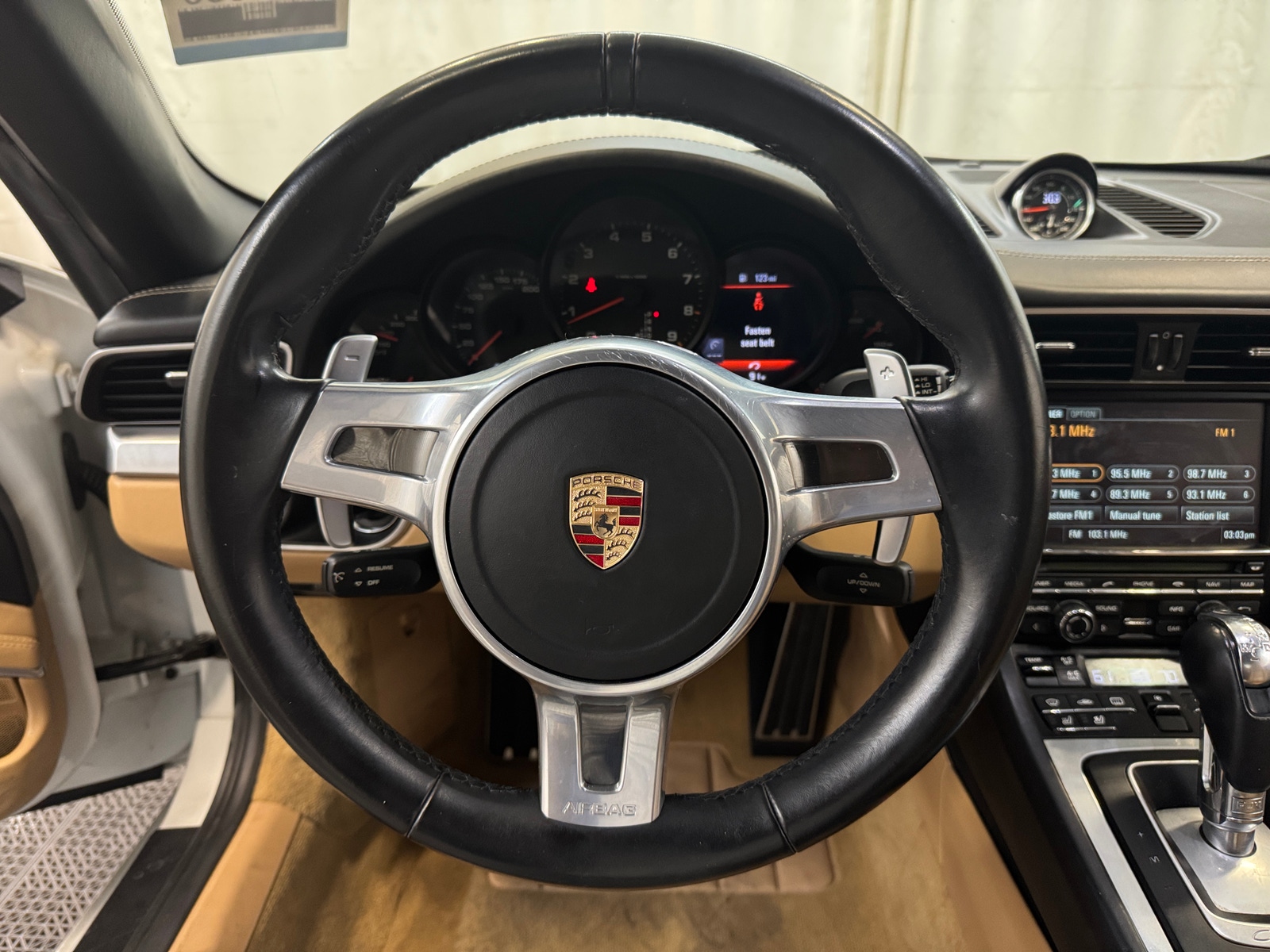 Thumbnail: 2015 Porsche 911 - 4