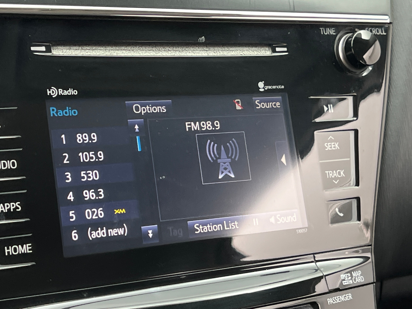 Thumbnail: 2015 Toyota Prius v - 4