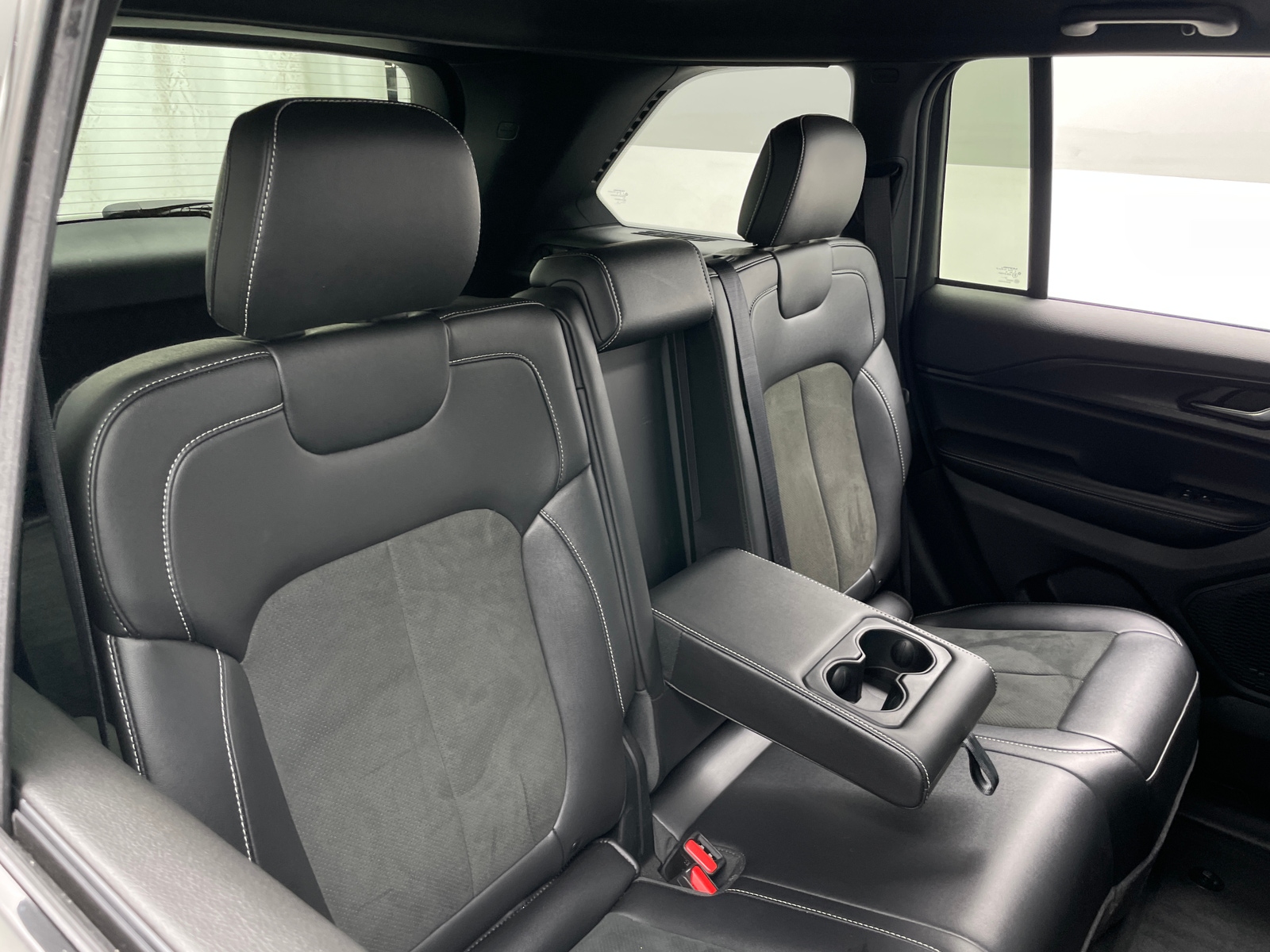 Thumbnail: 2025 Jeep Grand Cherokee - 6
