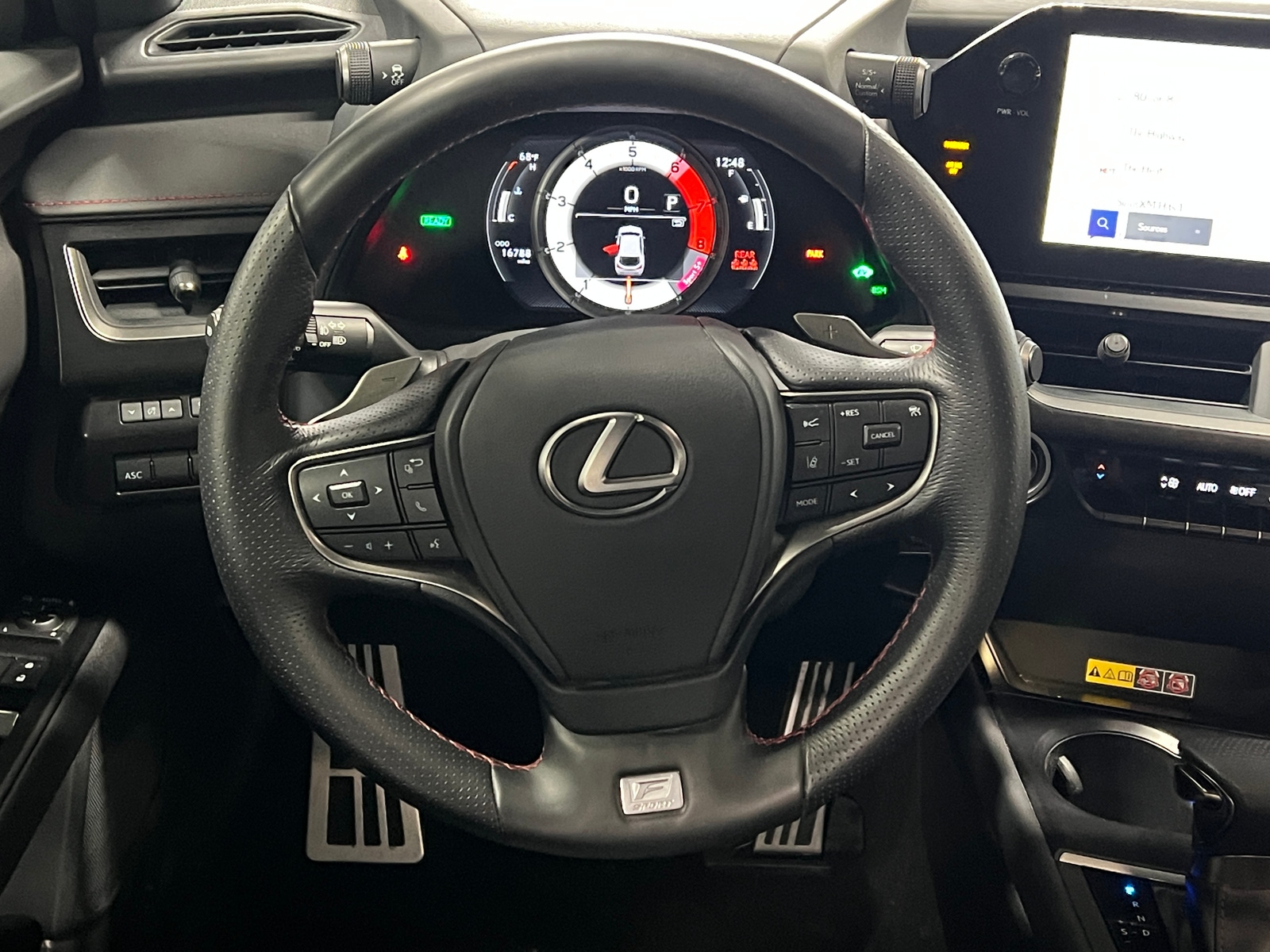 Thumbnail: 2023 Lexus UX - 4