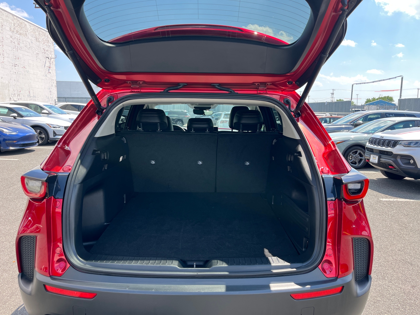 Thumbnail: 2025 Mazda CX-50 - 5