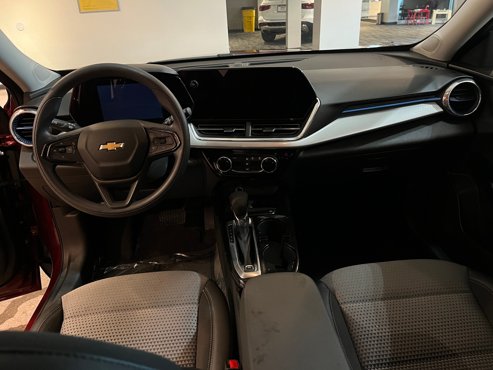 Thumbnail: 2025 Chevrolet Trax - 3