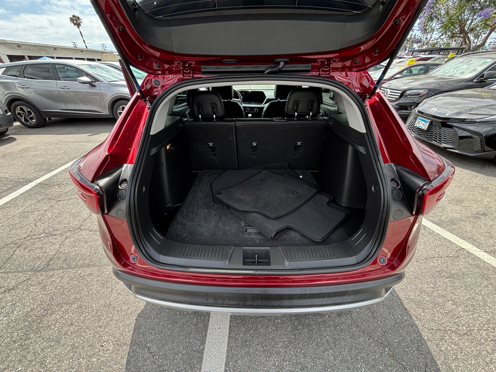 Thumbnail: 2025 Chevrolet Trax - 6