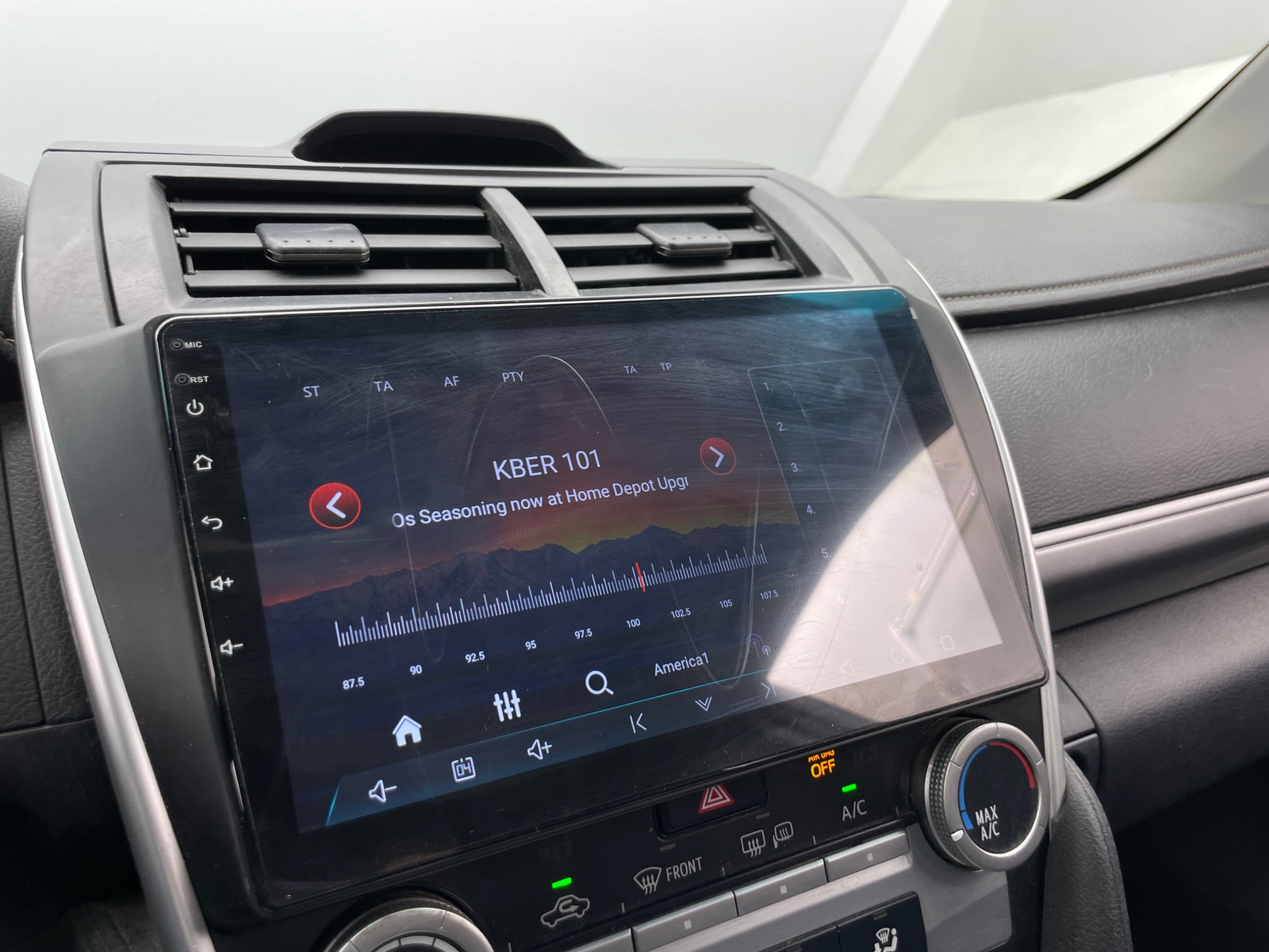 Thumbnail: 2014 Toyota Camry - 4