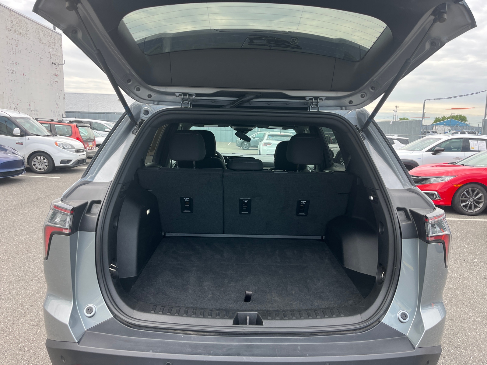 Thumbnail: 2025 Chevrolet Equinox - 6