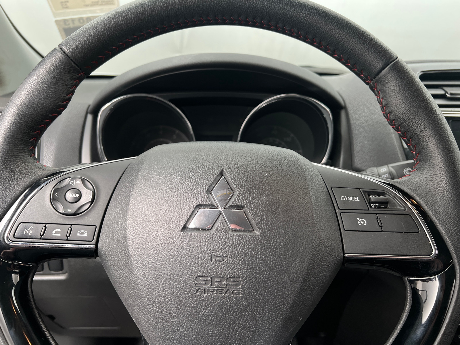 Thumbnail: 2023 Mitsubishi Outlander Sport - 5