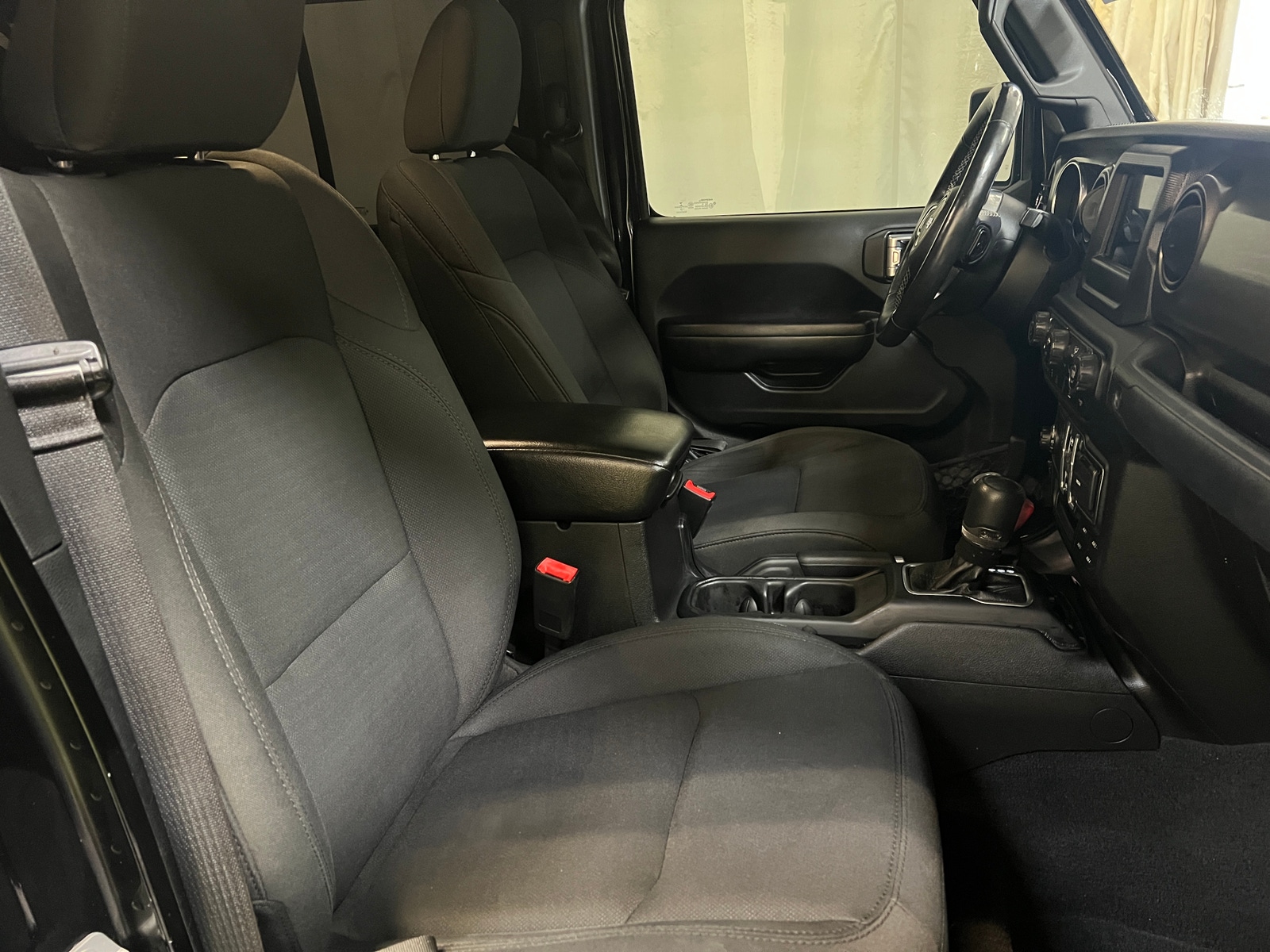 Thumbnail: 2020 Jeep Gladiator - 2