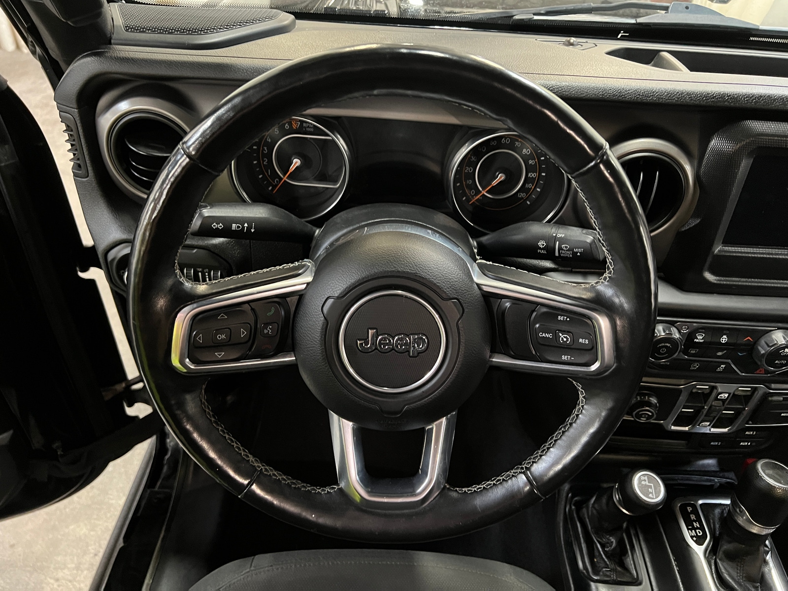 Thumbnail: 2020 Jeep Gladiator - 5
